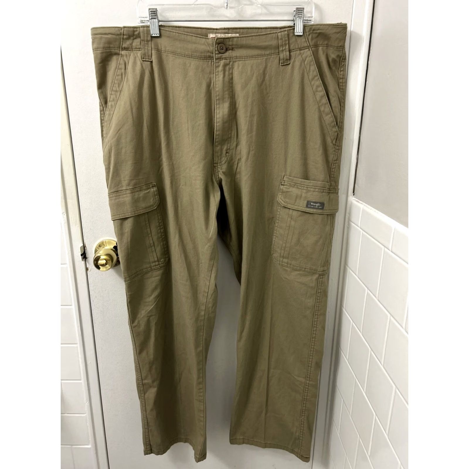 Wrangler VINTAGE Wrangler Five Star Cargo Pants Mens 40x30 Tan Brown Cotton Relaxed Fit Zipper Logo Flat Front Pockets Straight Leg NWT Size US 40 / EU 56 - 2 Thumbnail
