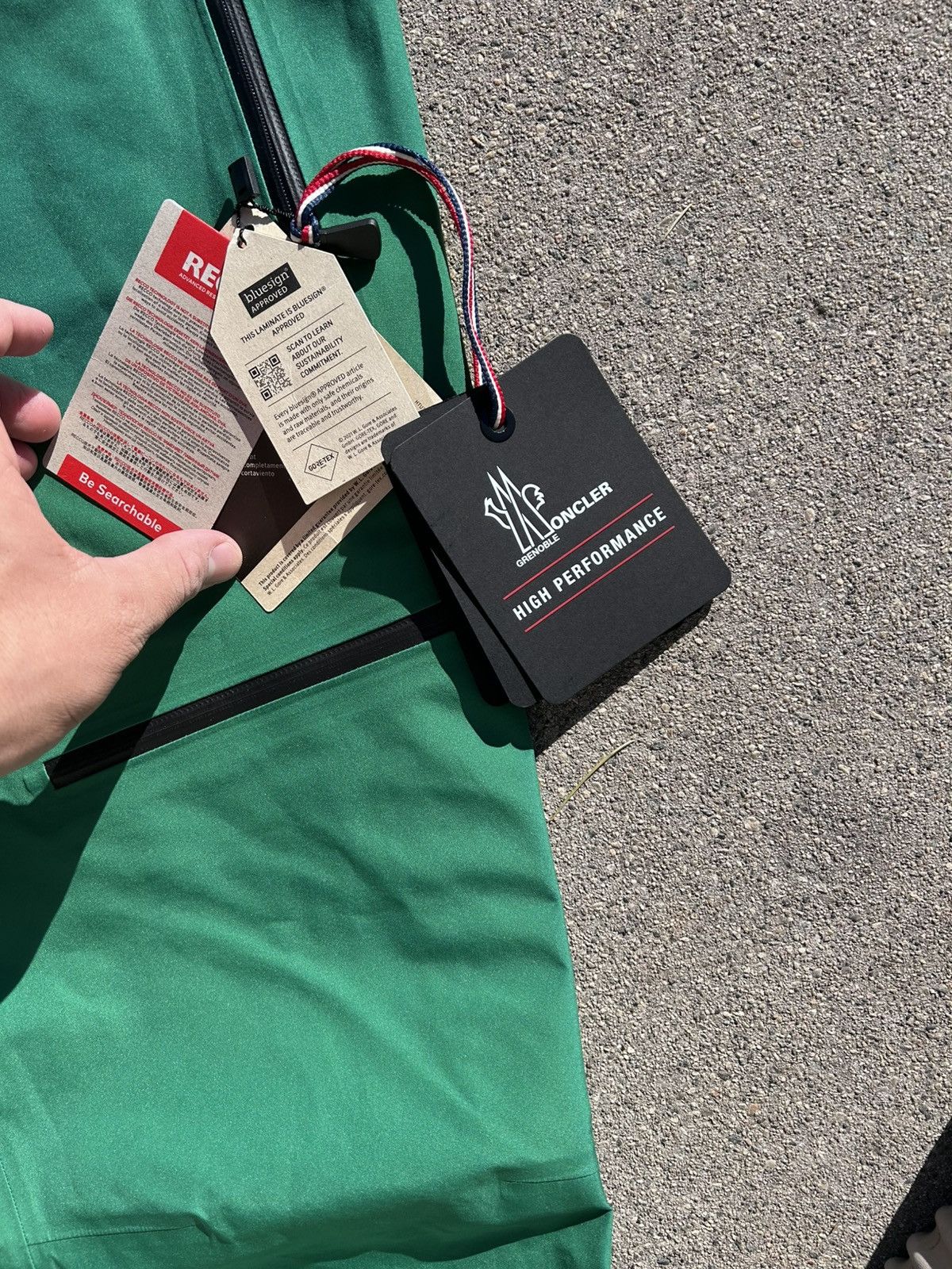 Moncler Grenoble Moncler GORE-TEX green Grenoble high-waist ski trousers Size 27" / US 4 / IT 40 - 4 Thumbnail