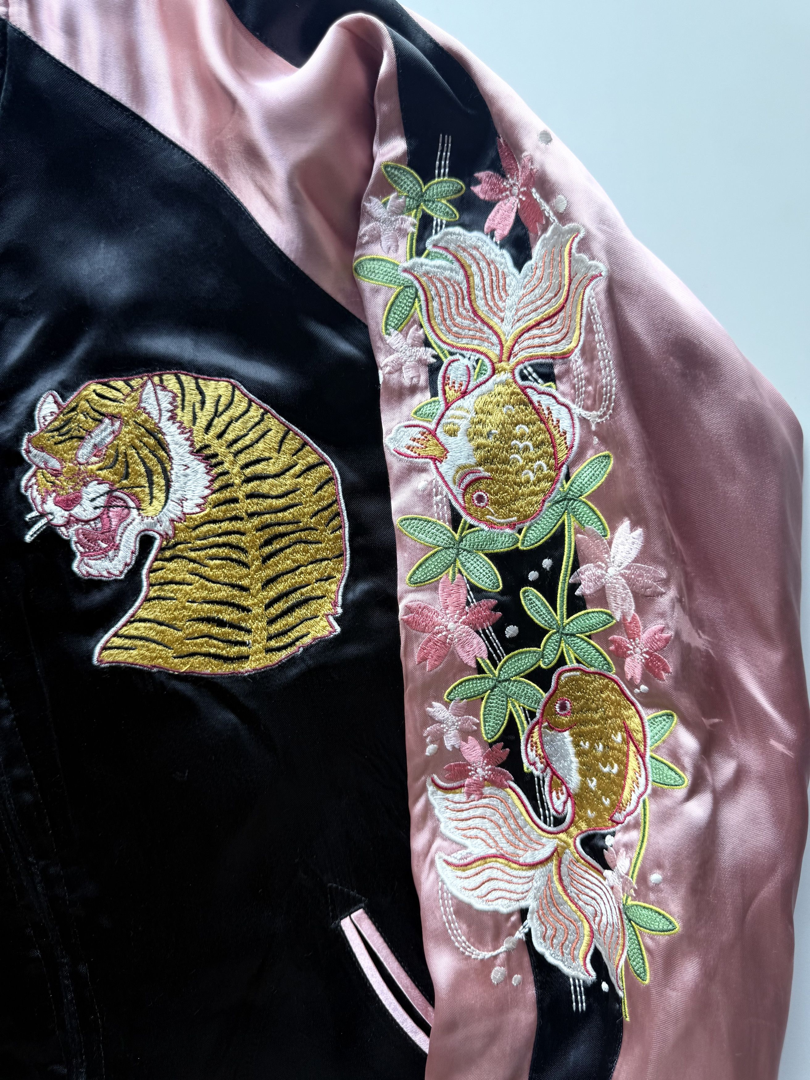 Other Hokusai x Anime Geisha Embroidered Sukajan Souvenir Jacket Size US L / EU 52-54 / 3 - 9 Thumbnail
