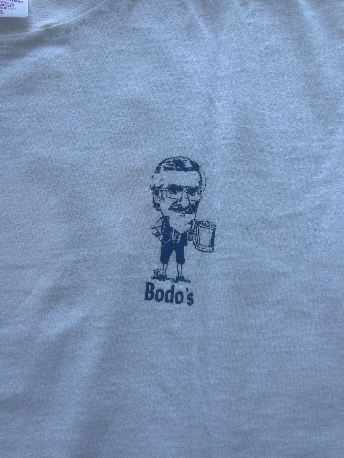 Vintage Vintage 90s Bodos German Restaurant Moon Graphic Tee Size US L / EU 52-54 / 3 - 6 Thumbnail