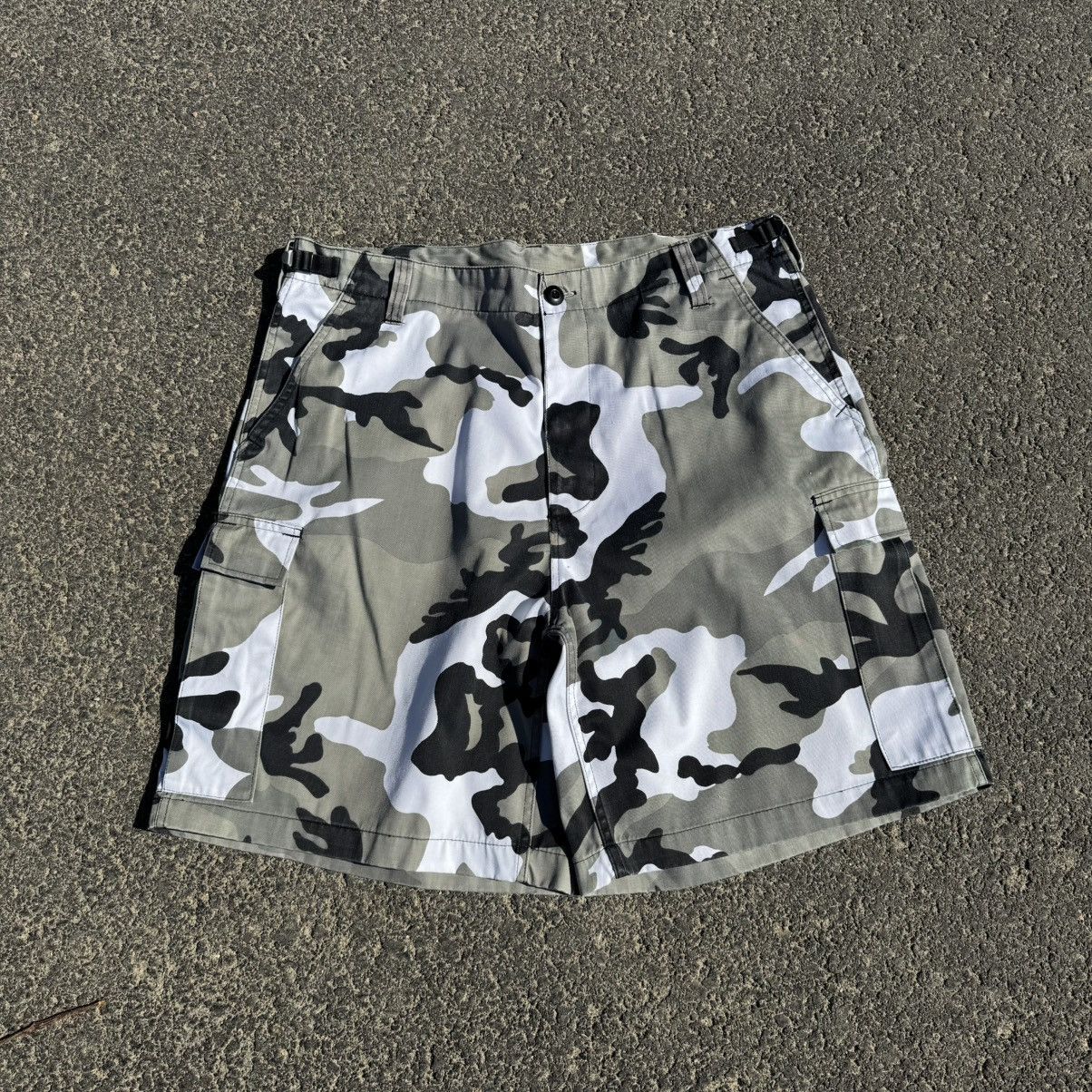 Japanese Brand Japanese Style Camo Jorts Archive avant garde y2k baggy Size US 34 / EU 50 - 3 Thumbnail