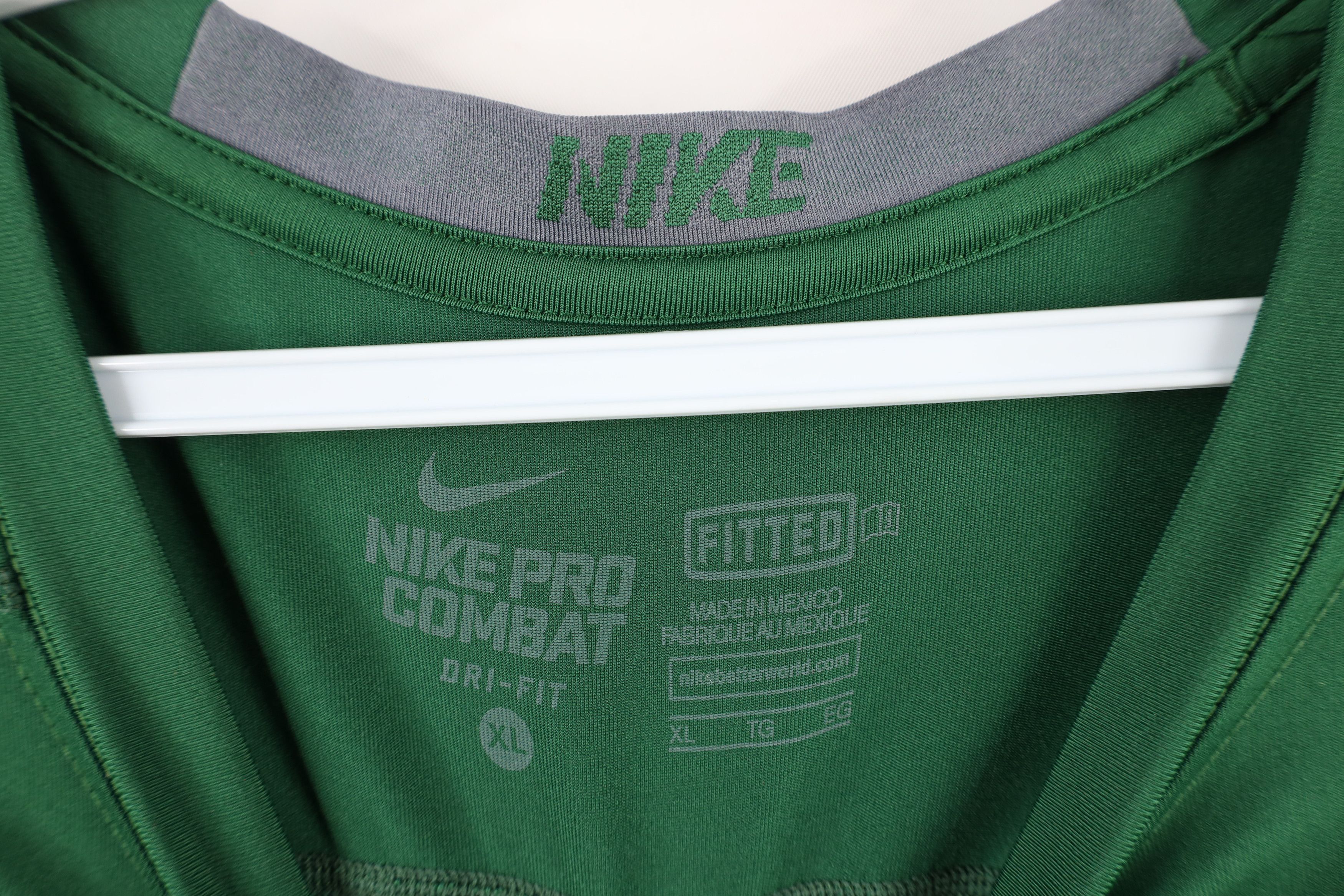 Vintage Nike Pro Combat Fitted Training Short Sleeve T-Shirt Green Size US XL / EU 56 / 4 - 8 Thumbnail
