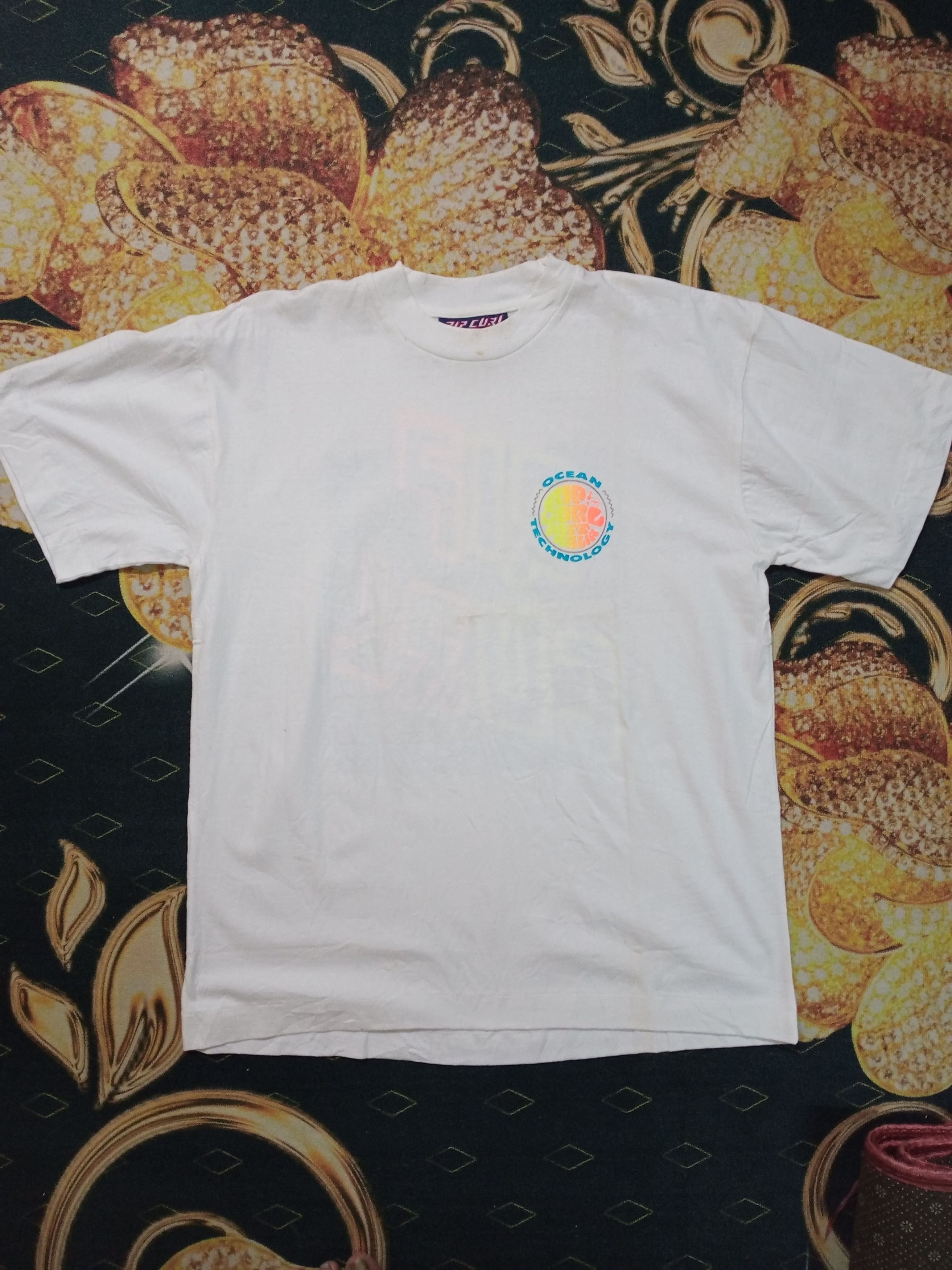 Rip Curl Rare Vintage 90s Rip Curl Equipment For Surfing Tshirt Size US M / EU 48-50 / 2 - 4 Thumbnail
