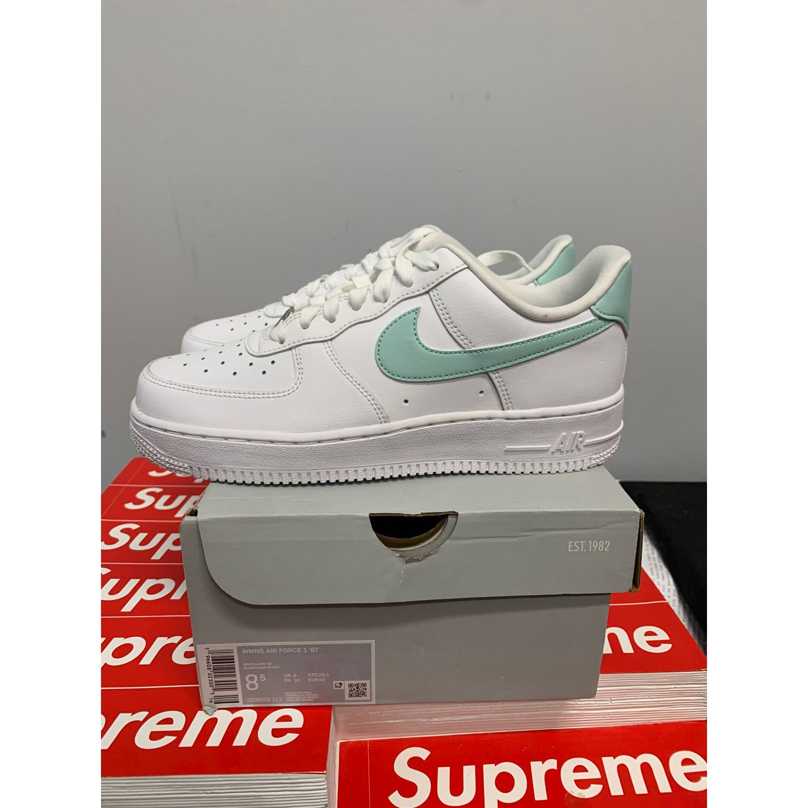 Nike Nike Air Force 1 Low Jade Ice Women's Size 8.5 NEW SHIPS NOW Size US 8.5 / IT 38.5 - 4 Thumbnail