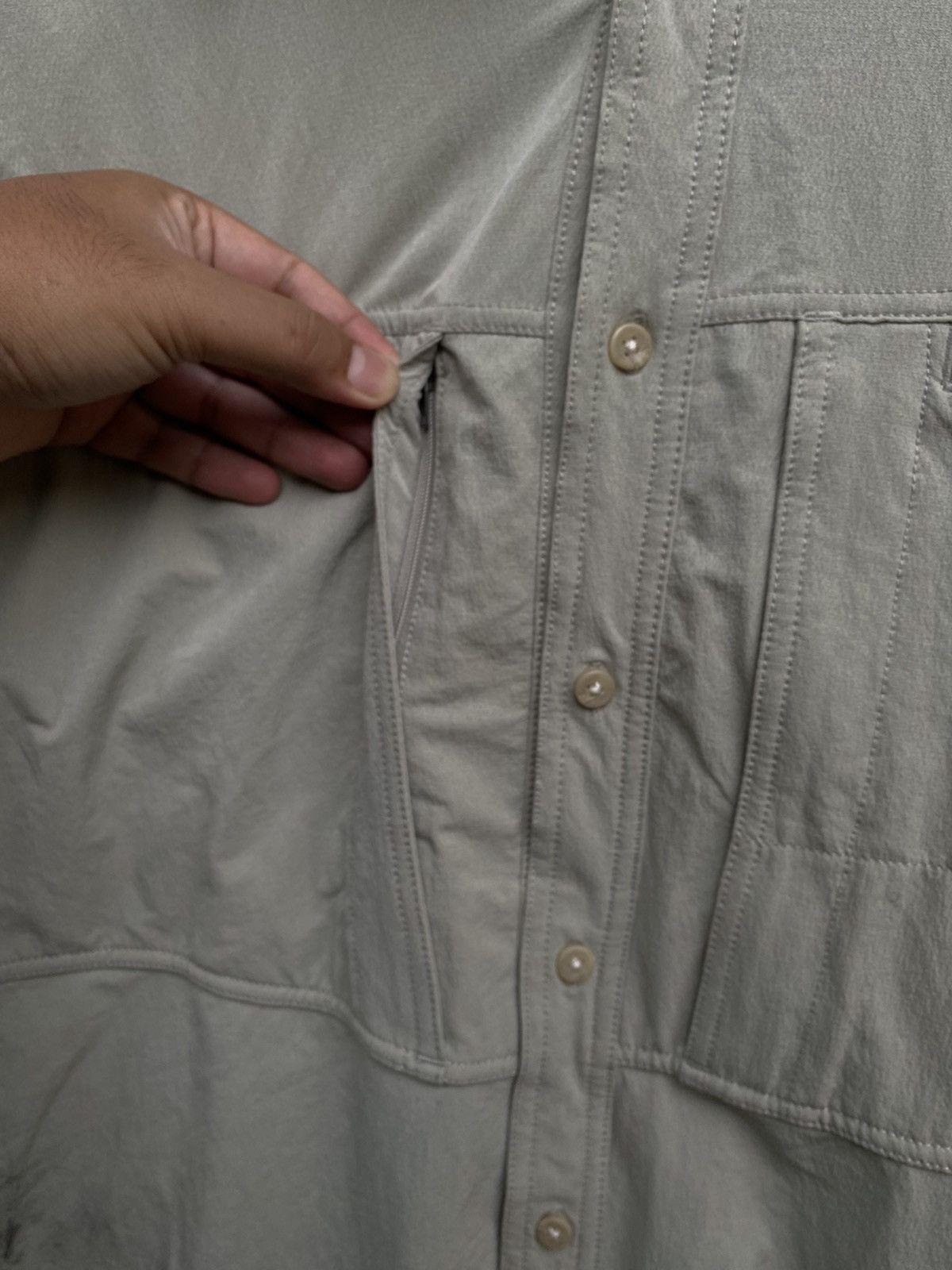 Columbia × Vintage Vintage Columbia GRT Hiking Omni Dry Button Up Shirt Size US L / EU 52-54 / 3 - 4 Thumbnail