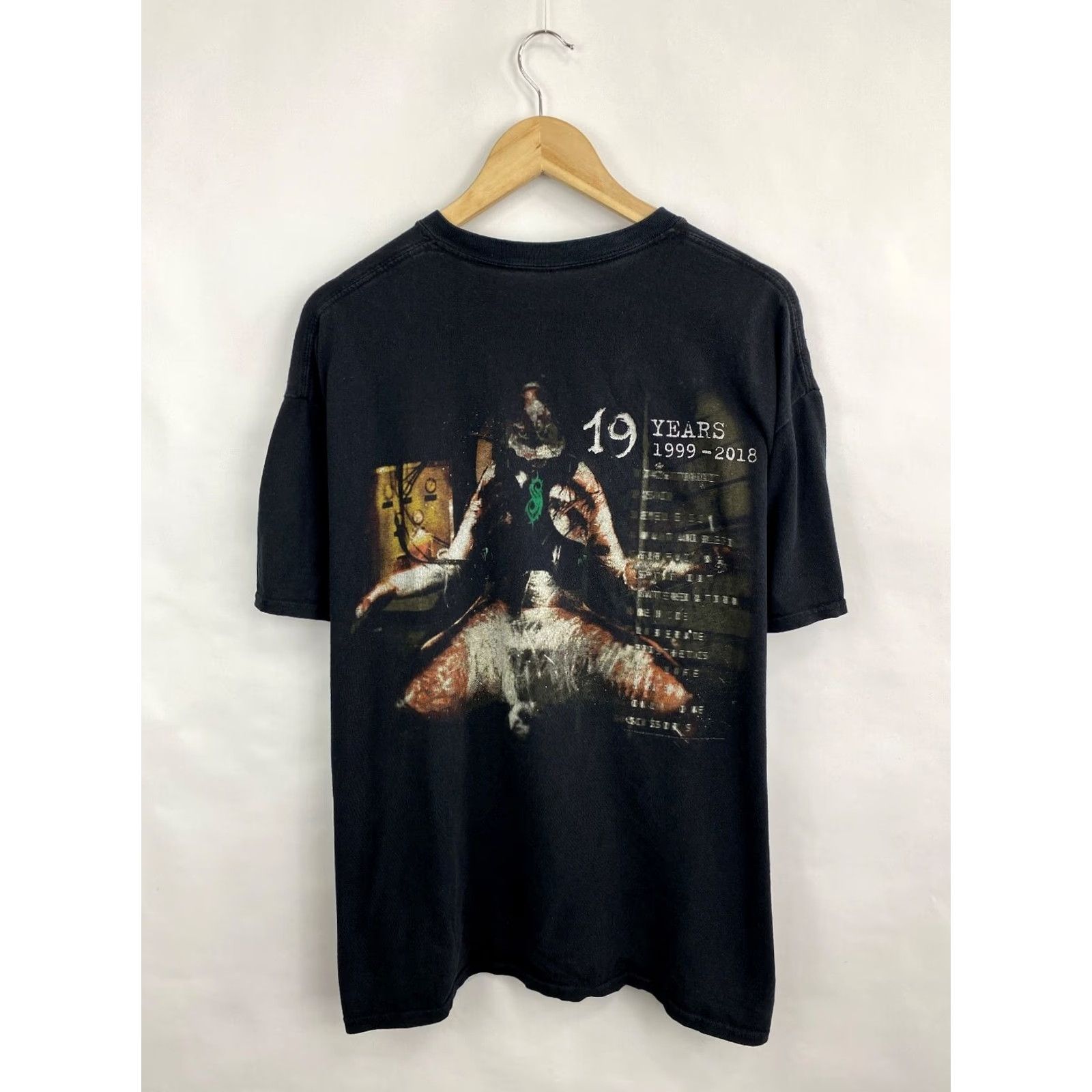 Gildan Vintage Slipknot Debut Album 1999-2018 Rock Band T-Shirt XL Black Mens Size XL Size US XL / EU 56 / 4 - 6 Thumbnail