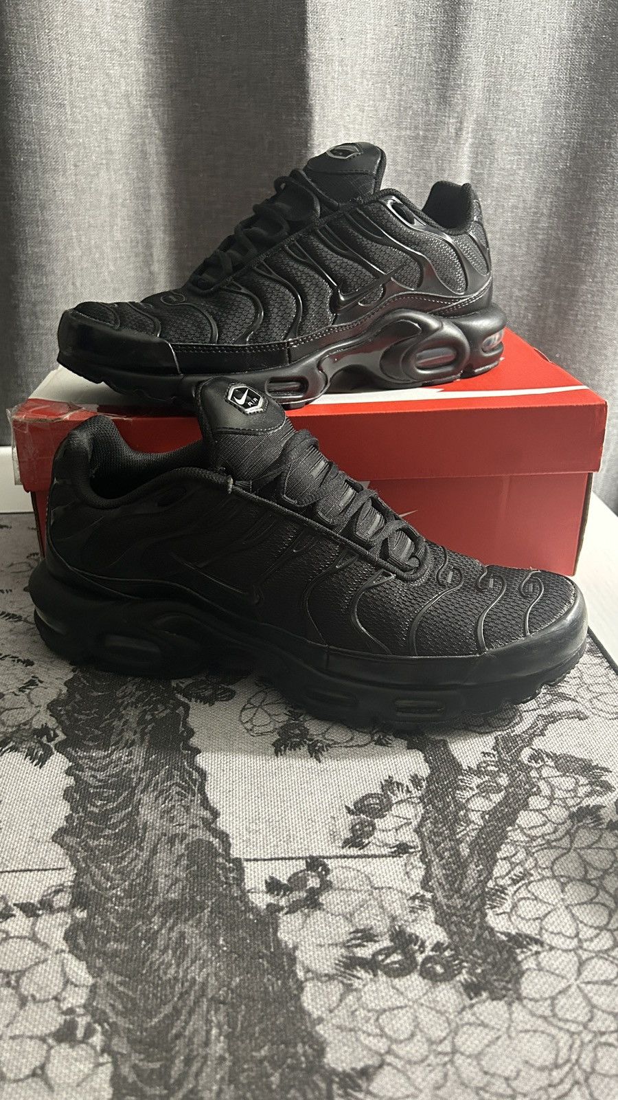 Nike Nike Air Max Plus Triple Black Size US 10 / EU 43 - 1 Thumbnail