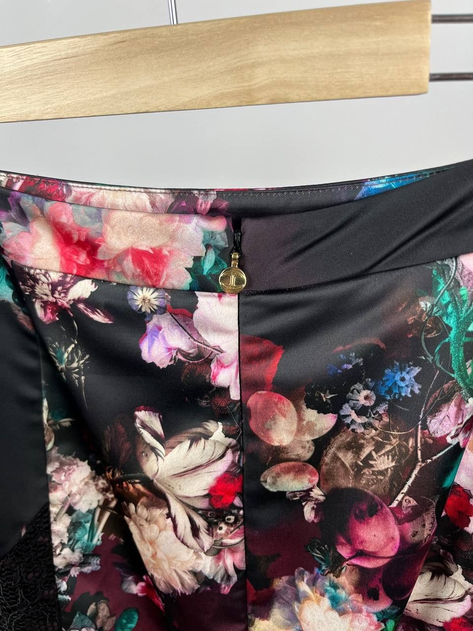 Just Cavalli Just Cavalli Floral Fruit Print Satin Skirt Black Lace Trim Size 42" / US 20 - 3 Thumbnail