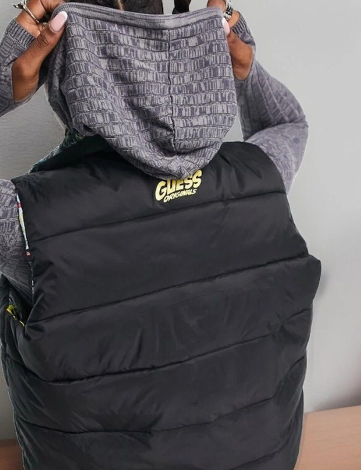 Guess Guess Originals X Batman puffer vest black NEW tags RPR £250 Size S / US 4 / IT 40 - 4 Thumbnail