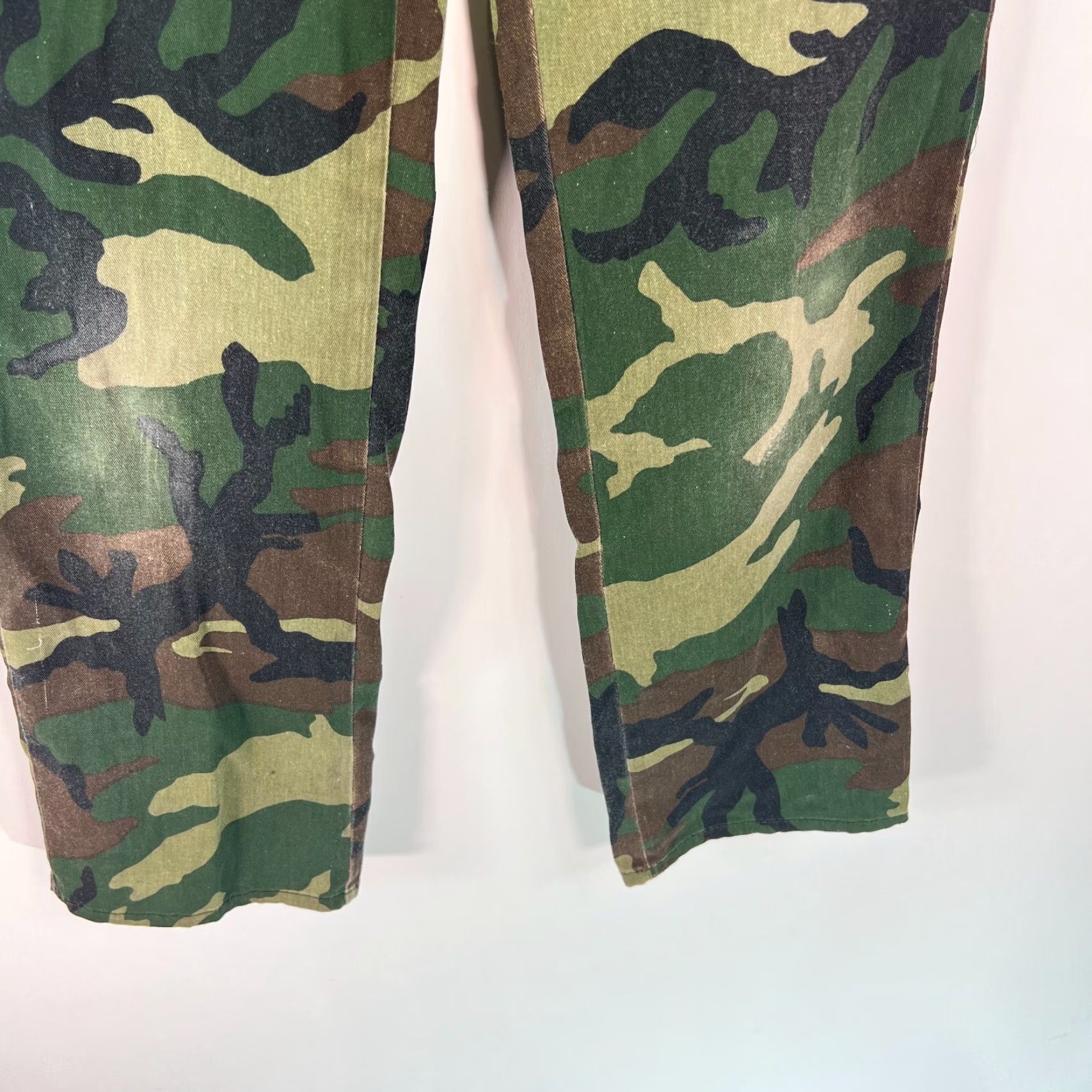 Vintage Womens Camouflage Flat Front Mid Rise Straight Leg Green Chino Pants Size 26X28 Size 26" / US 2 / IT 38 - 7 Thumbnail