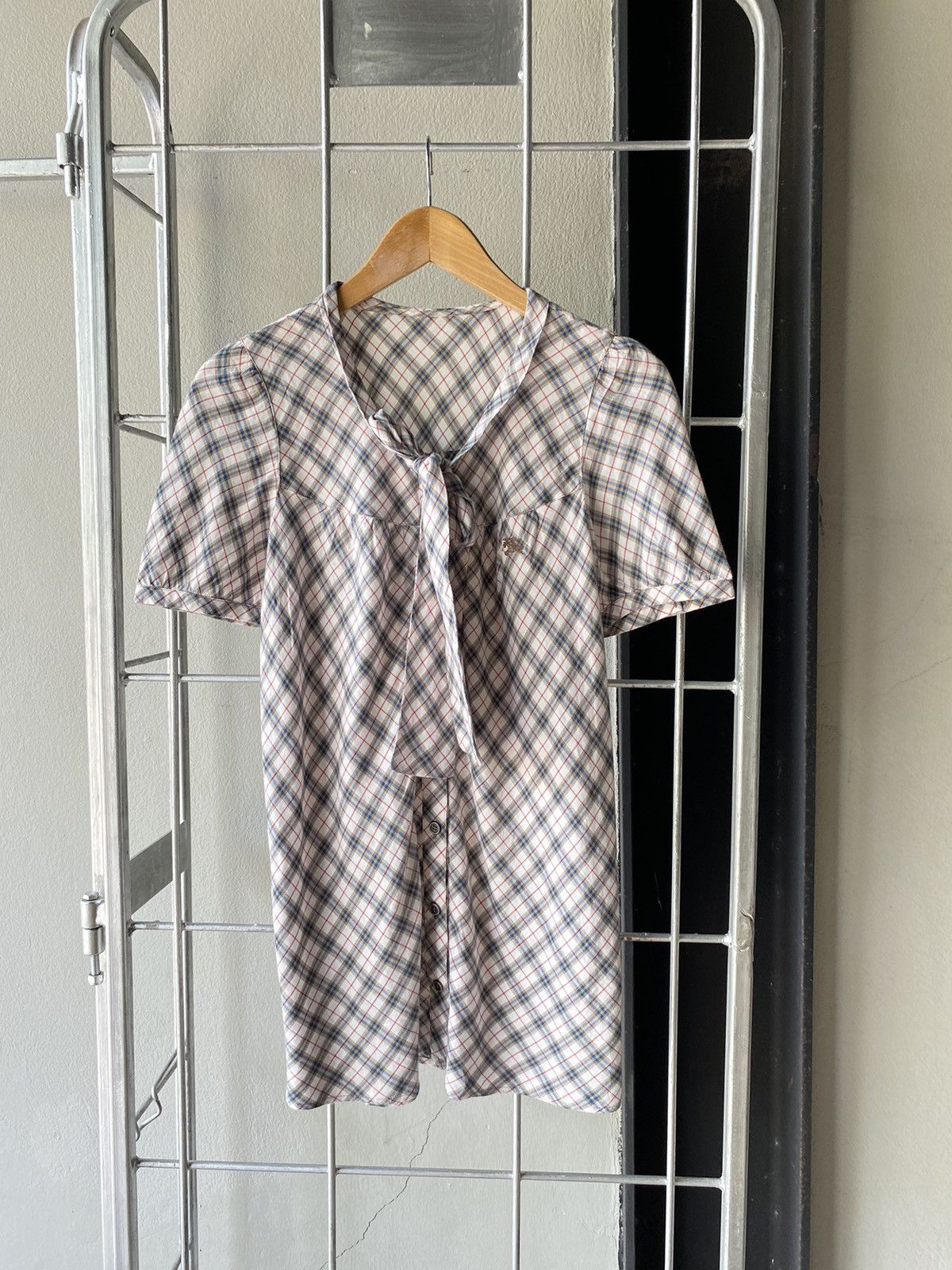 Burberry classic blouse
