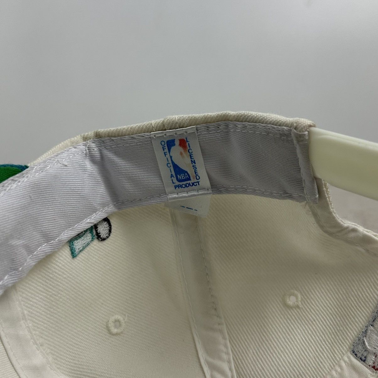 Vintage Vintage 90s Vancouver Grizzlies Laser Sports Specialties Hat Size ONE SIZE - 7 Thumbnail
