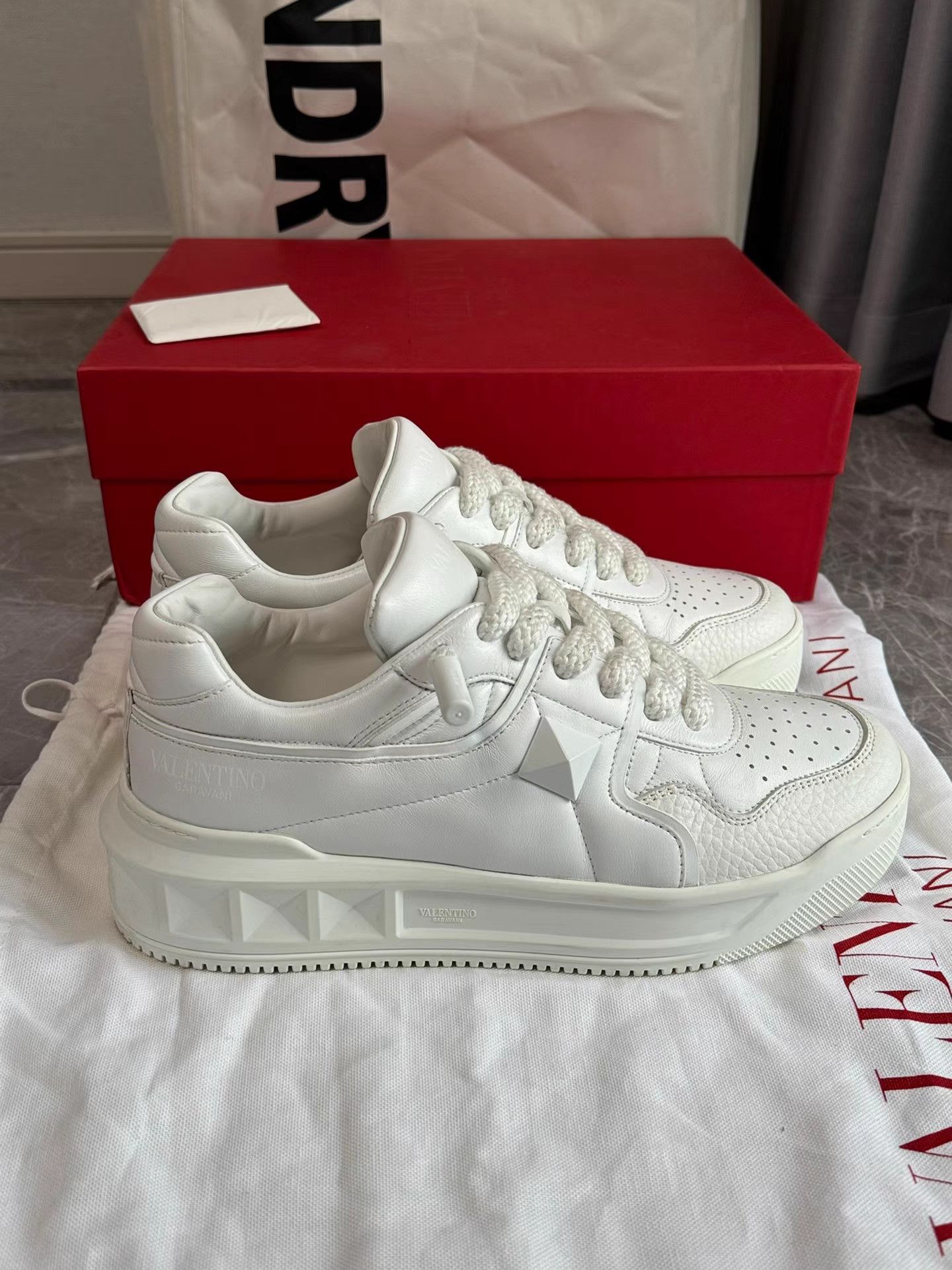 Valentino Valentino One Stud XL K6 Size US 8 / EU 41 - 4 Thumbnail