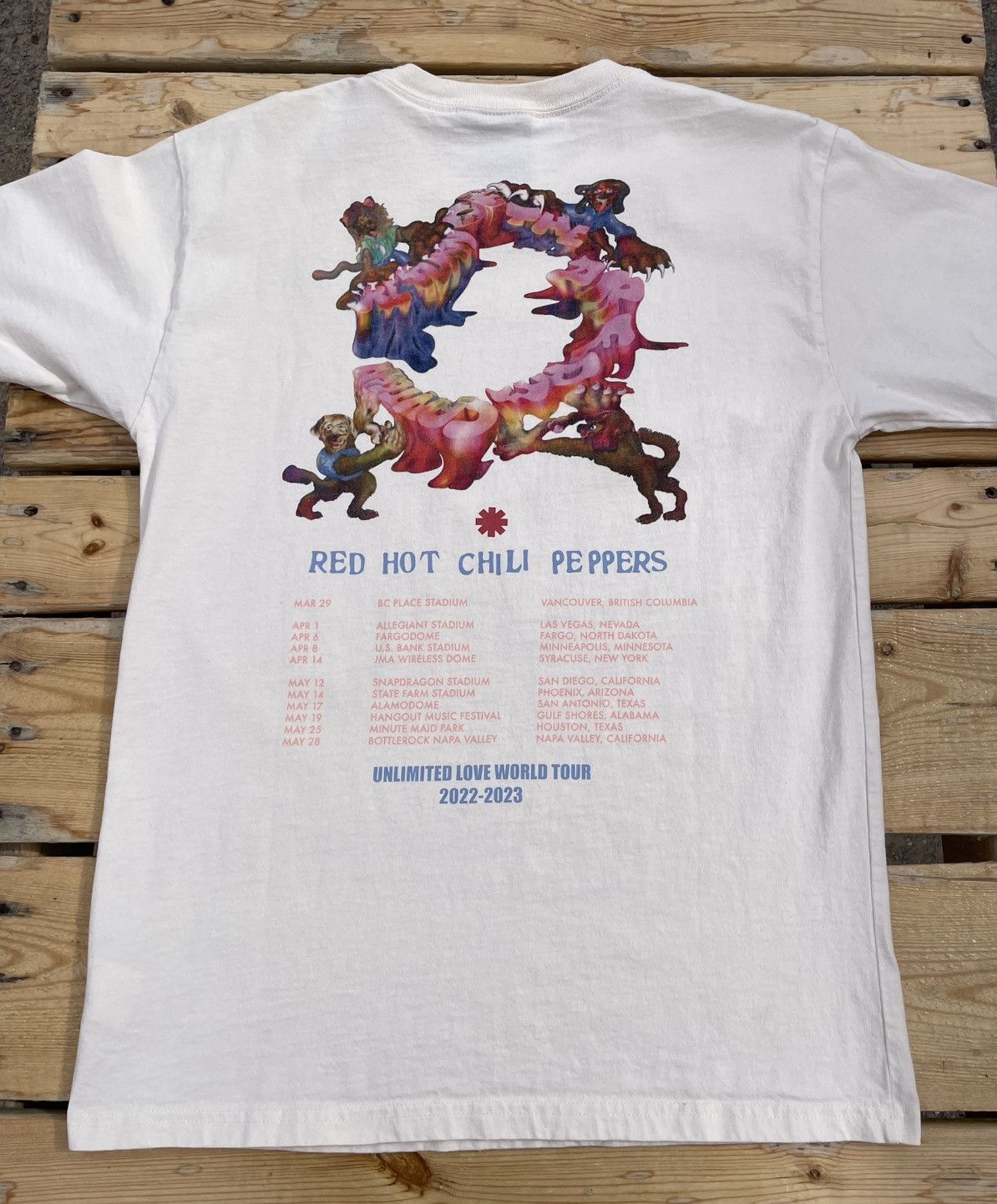 Band Tees Red Hot Chili Peppers ‘Unlimited Love’ Tour Concert Shirt SM Size US S / EU 44-46 / 1 - 7 Thumbnail