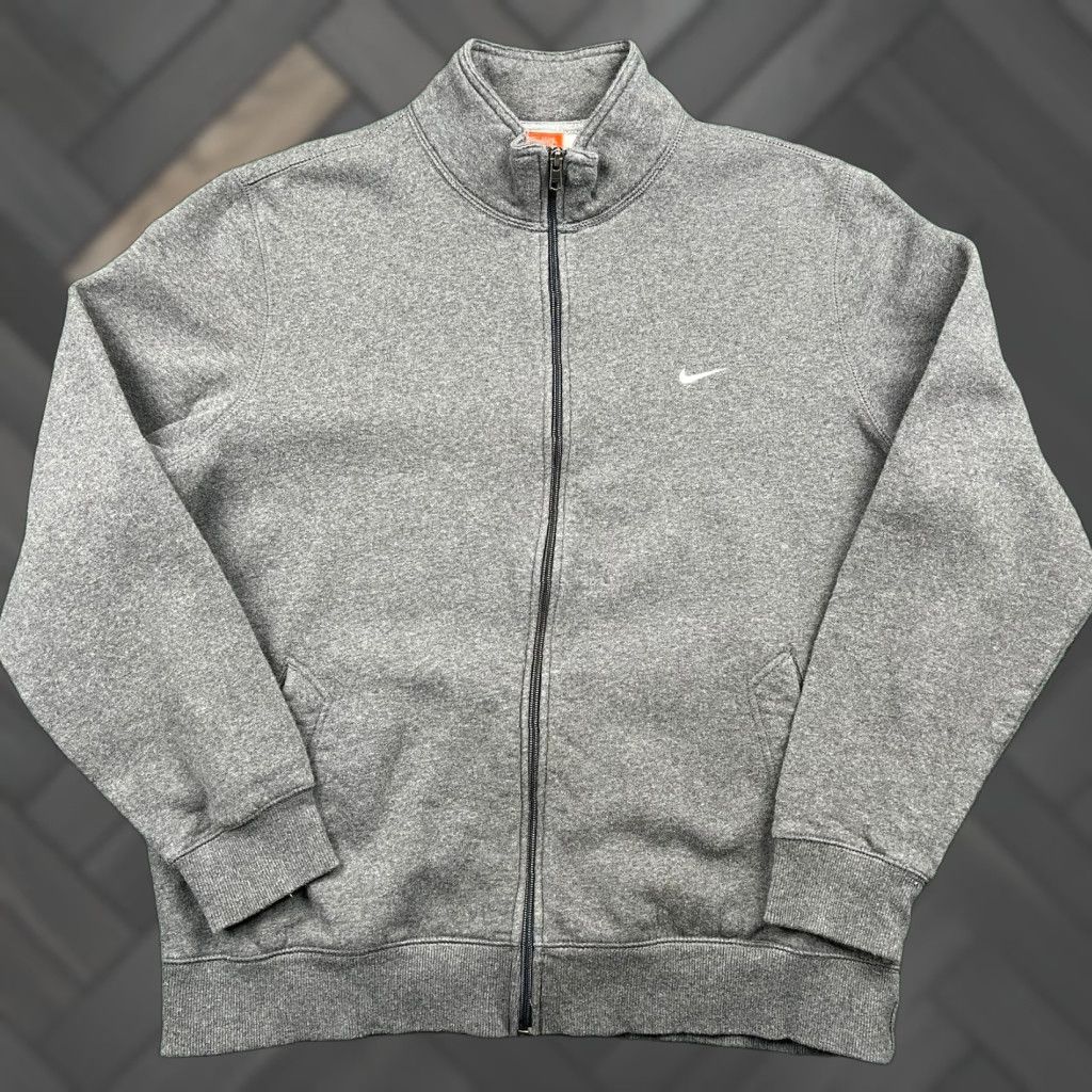 VTG Nike Men's XL Zip Sweatshirt Mock Neck Gray Fleece Cotton Blend Full Zip Pockets Ribbed Cuffs Hem Embroidered Logo Nike the athletic dept.