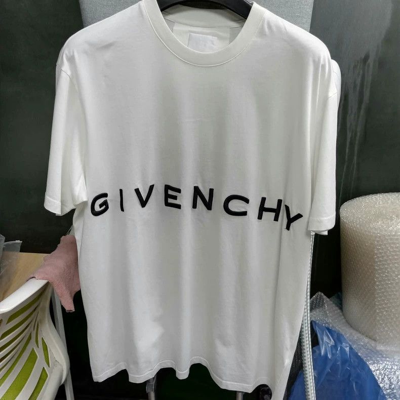 Other Givenchy New men's casual sports T-shirt chest letter prin Size US L / EU 52-54 / 3 - 1 Thumbnail