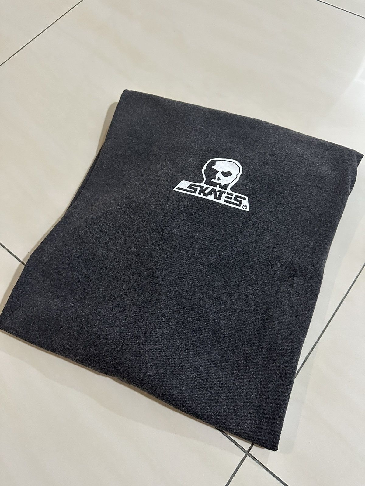 🌟GOLD🌟 VINTAGE SKATES SKULL