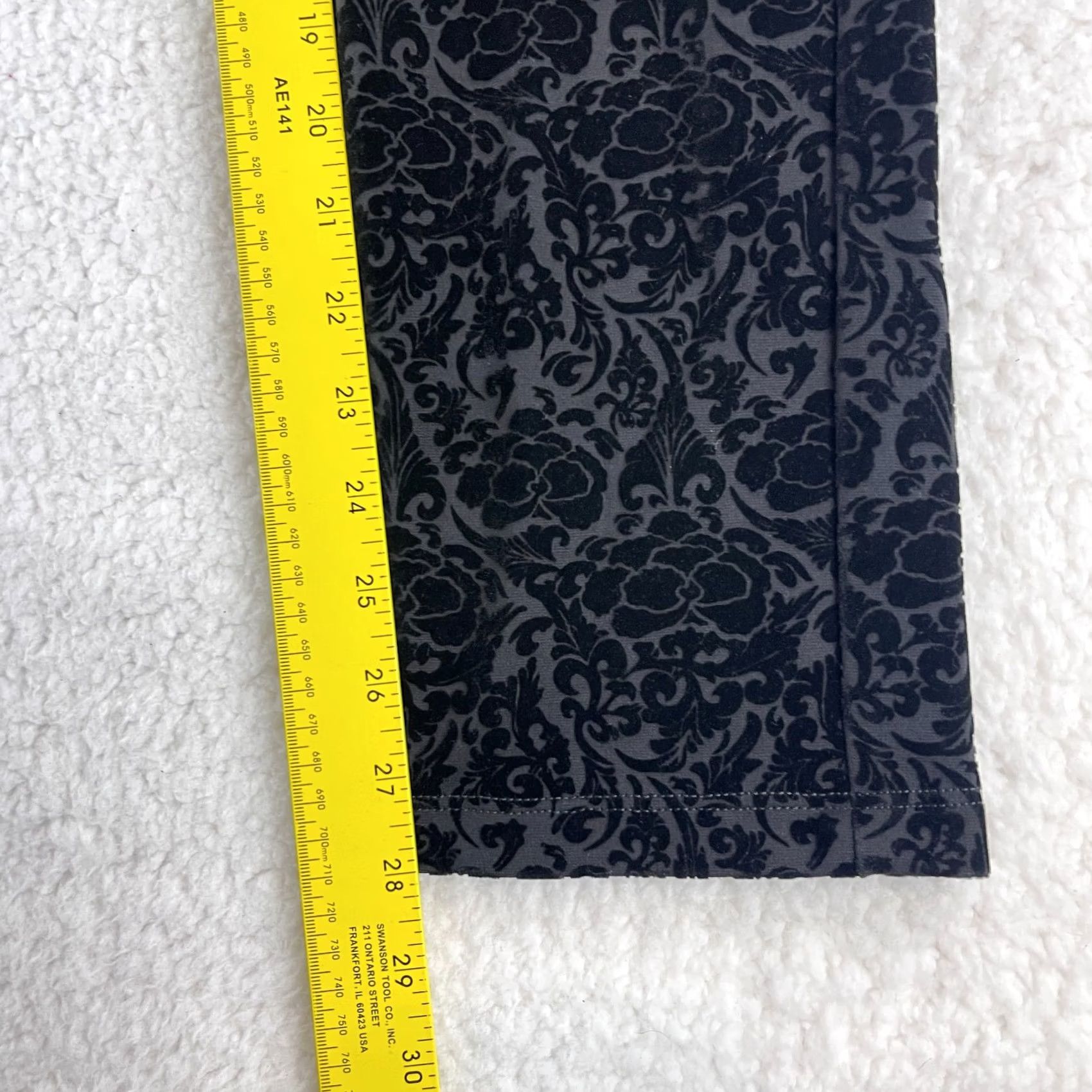 NYDJ NYDJ Petites Black Primrose Flocking Skinny Pants 12P Women Pull On Slim Leg City Hippie Hipster Preppy 90s? Size 34" / US 12 / IT 48 - 7 Thumbnail