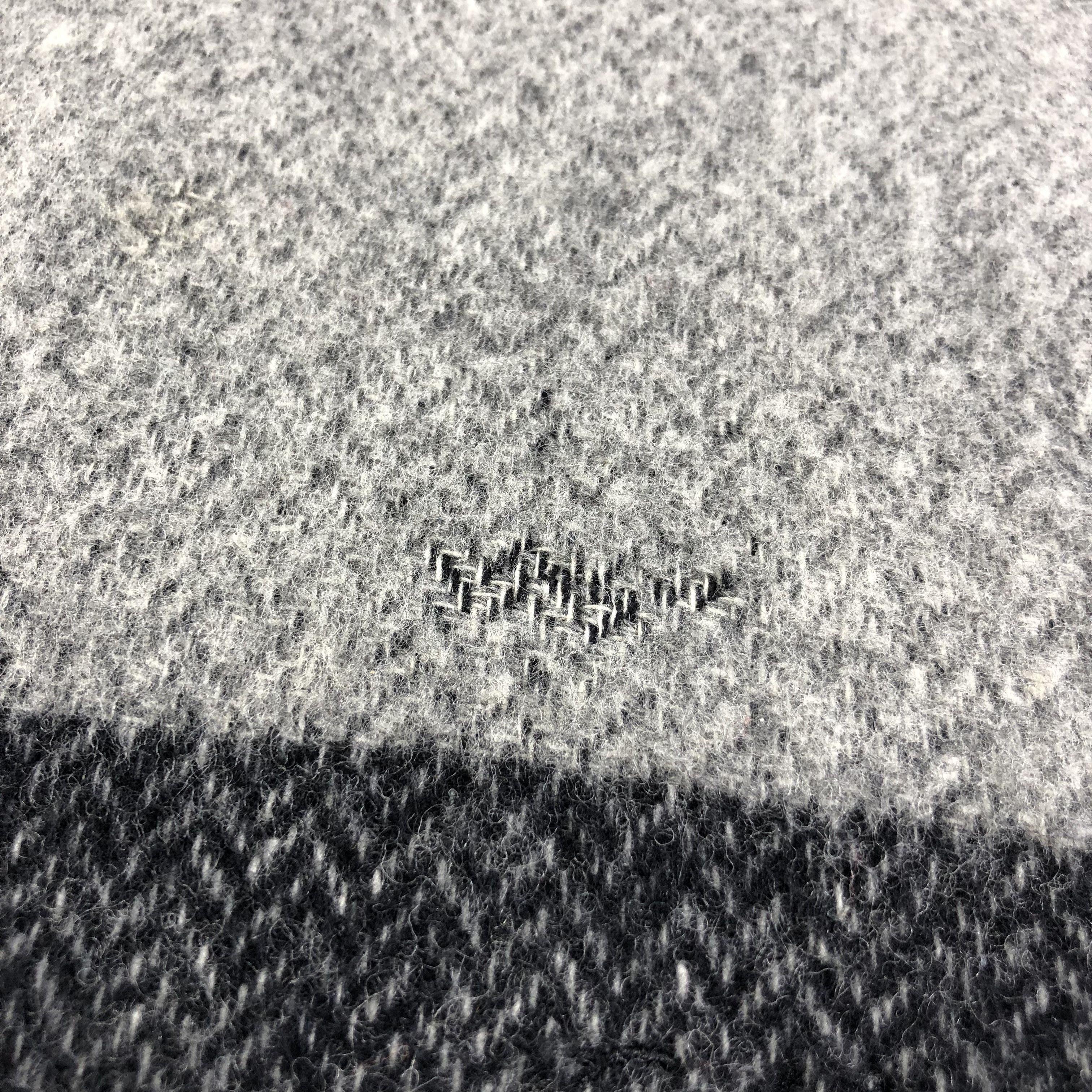 Calvin Klein Calvin Klein Wool Scarf Muffler V1380 Size ONE SIZE - 5 Thumbnail