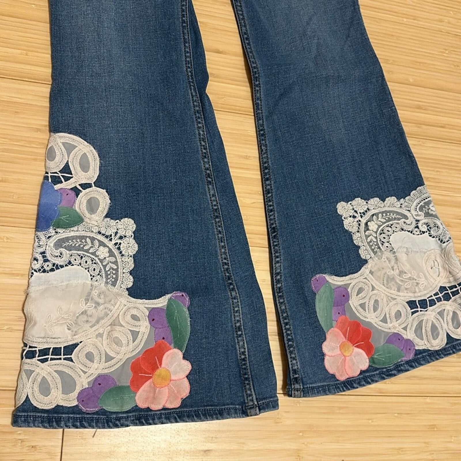 Other Hand embellished curvy high rise flare jeans Size 27" / US 4 / IT 40 - 3 Thumbnail