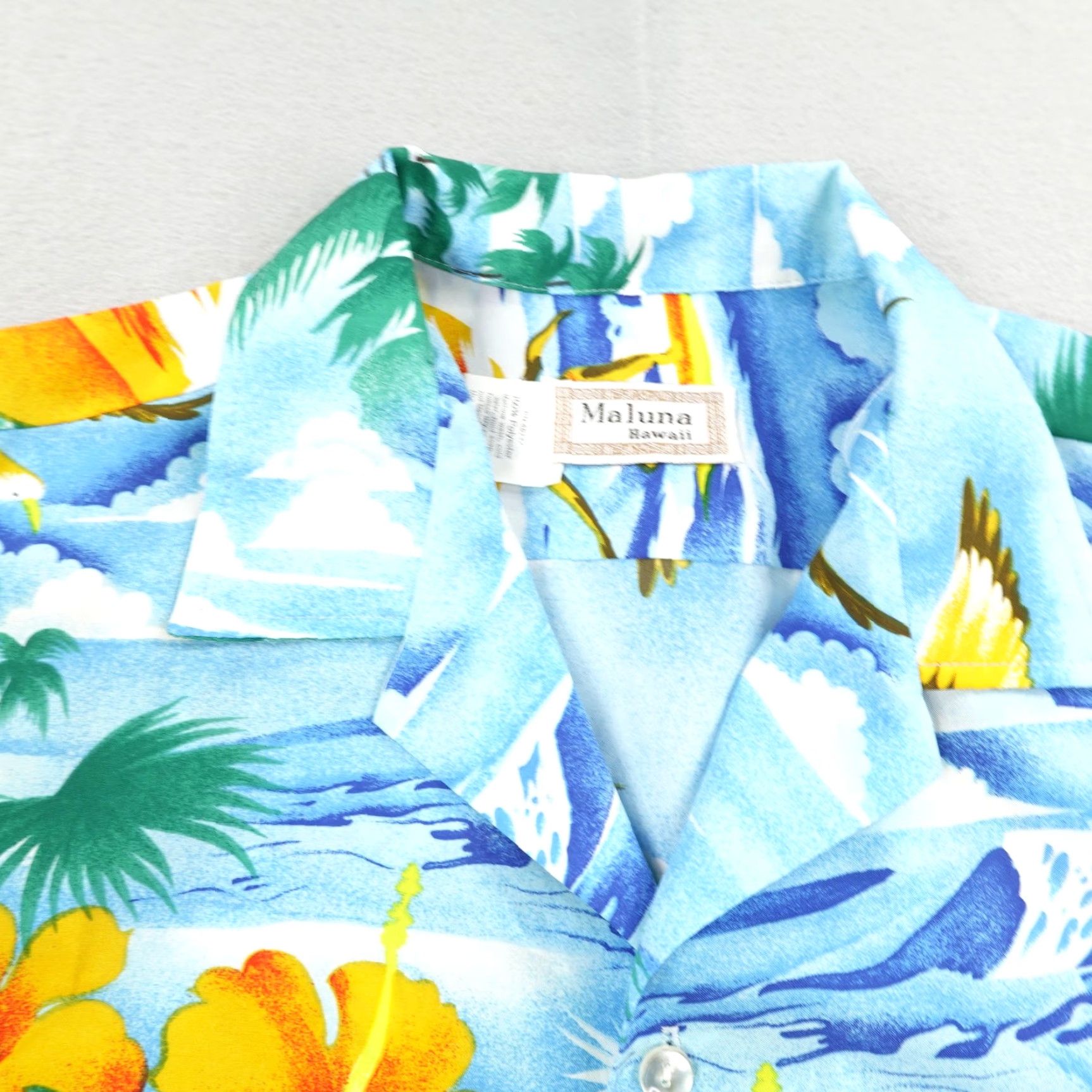 Vintage Maluna Hawaii Shirt Mens Medium Blue Floral Hawaiian Aloha Rainbows Camp