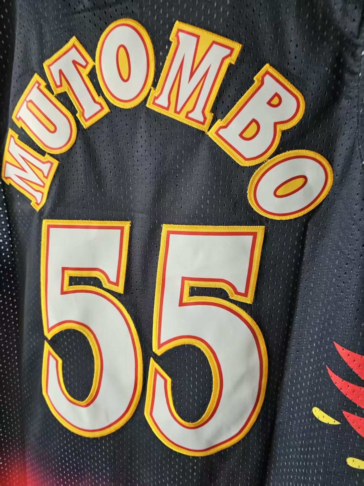 NBA Atlanta Hawks #55 Dikembe Mutombo Jersey Size US S / EU 44-46 / 1 - 4 Thumbnail