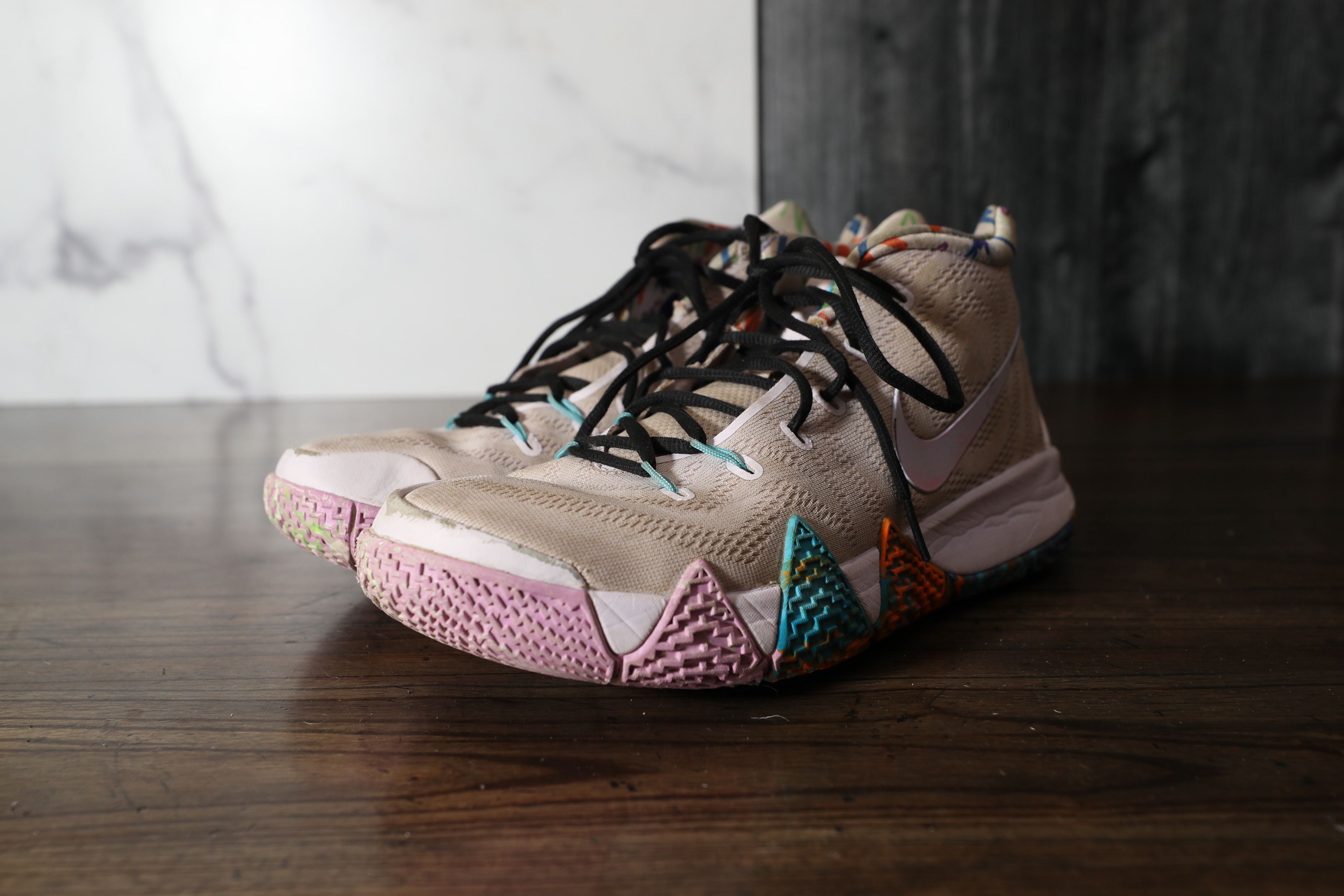 Kyrie 4 decades 90s best sale