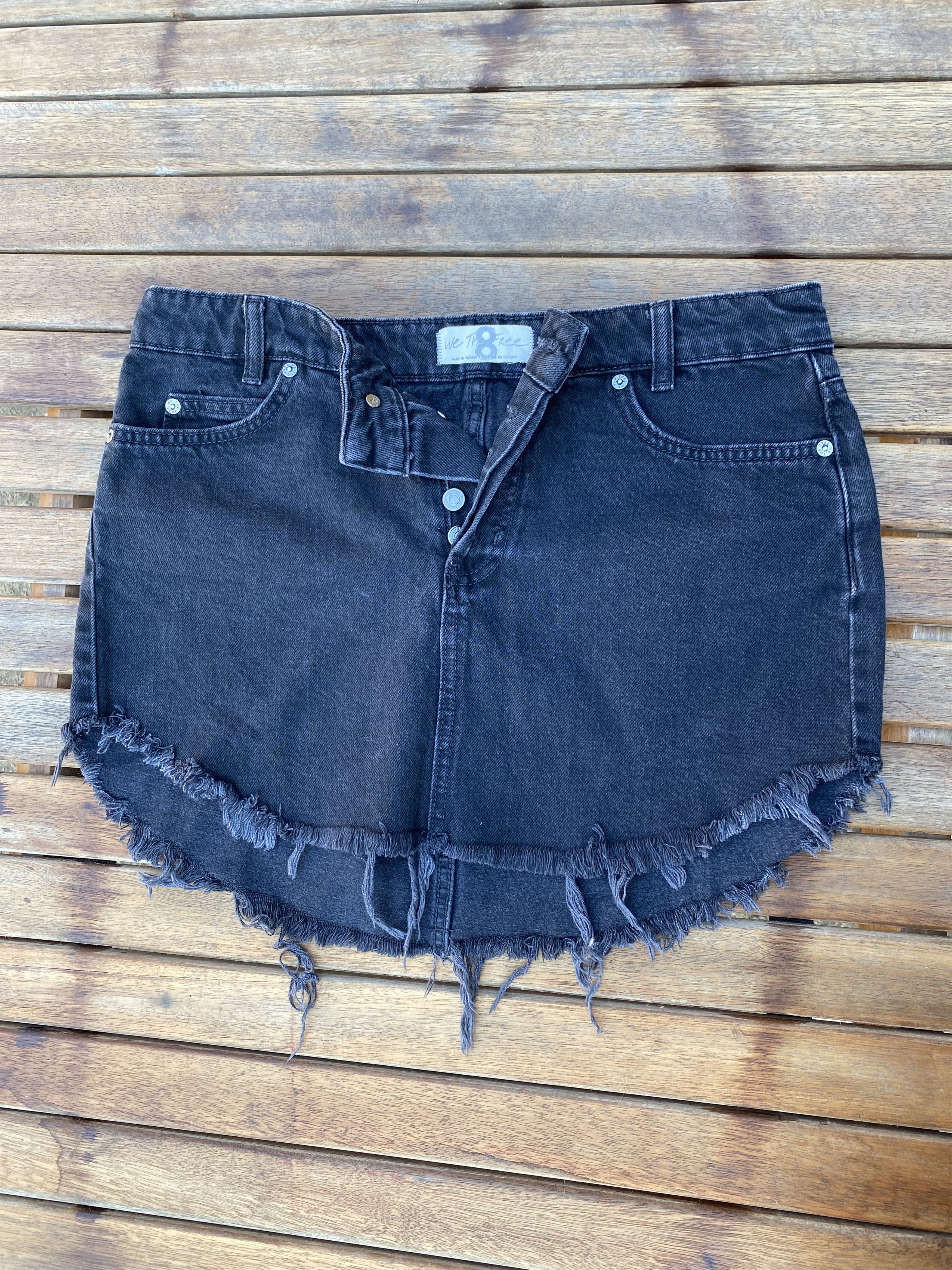 Free People Black Denim Raw Hem Mini Skirt w/Button Fly & ShirtTail Hem Size 30" / US 8 / IT 44 - 2 Thumbnail