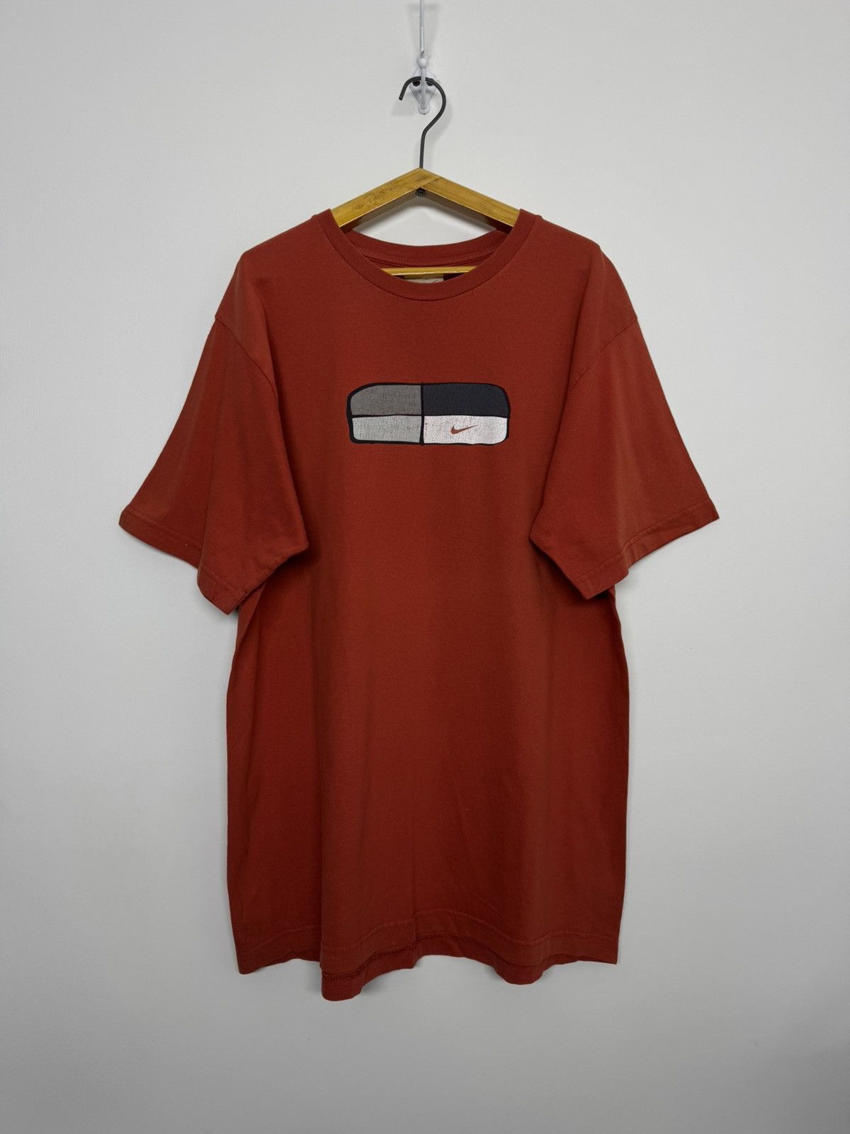 Nike Vintage Y2k Nike Center Big Swoosh Logo T-Shirt 90’s Size US L / EU 52-54 / 3 - 2 Thumbnail