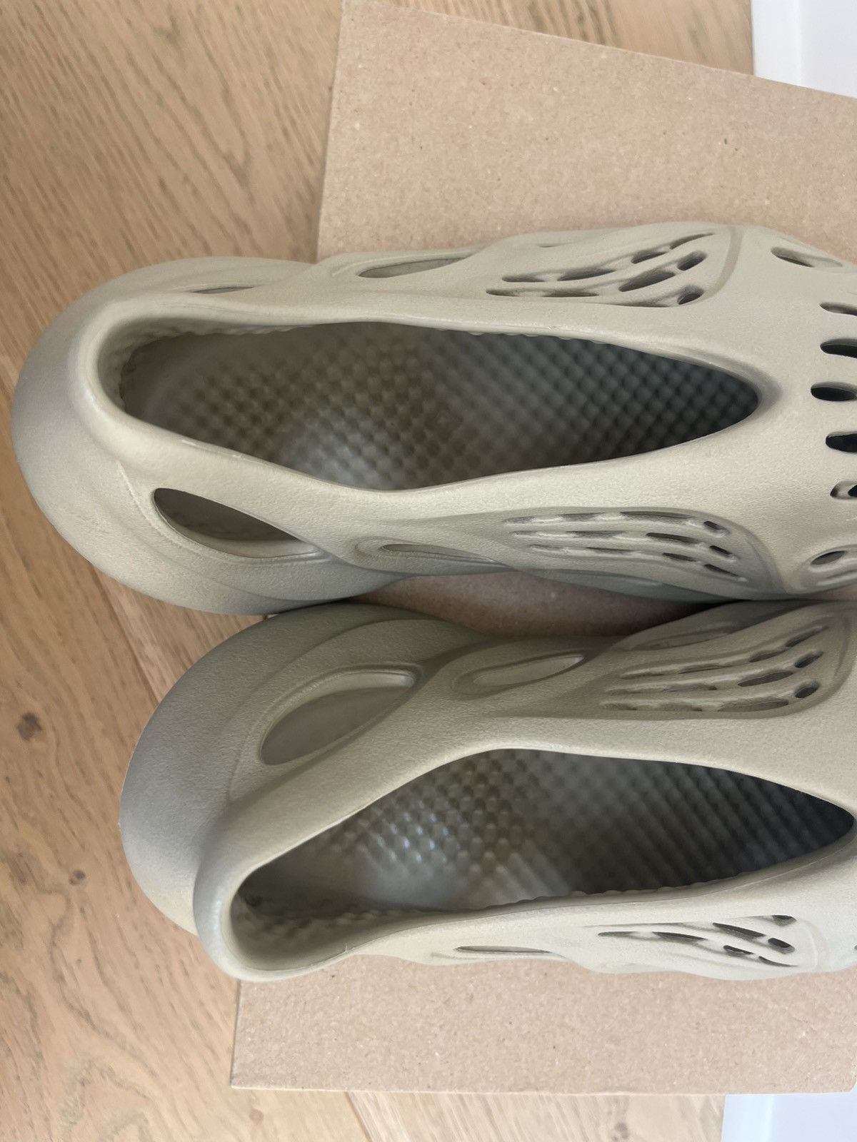 Yeezy Yeezy Foam Runner Size US 10 / EU 43 - 6 Thumbnail