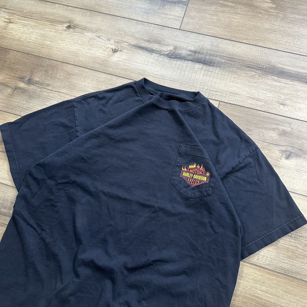 Harley Davidson Vintage 2000s Harley Davidson Black Flame Pocket Graphic Tee Size US L / EU 52-54 / 3 - 5 Thumbnail