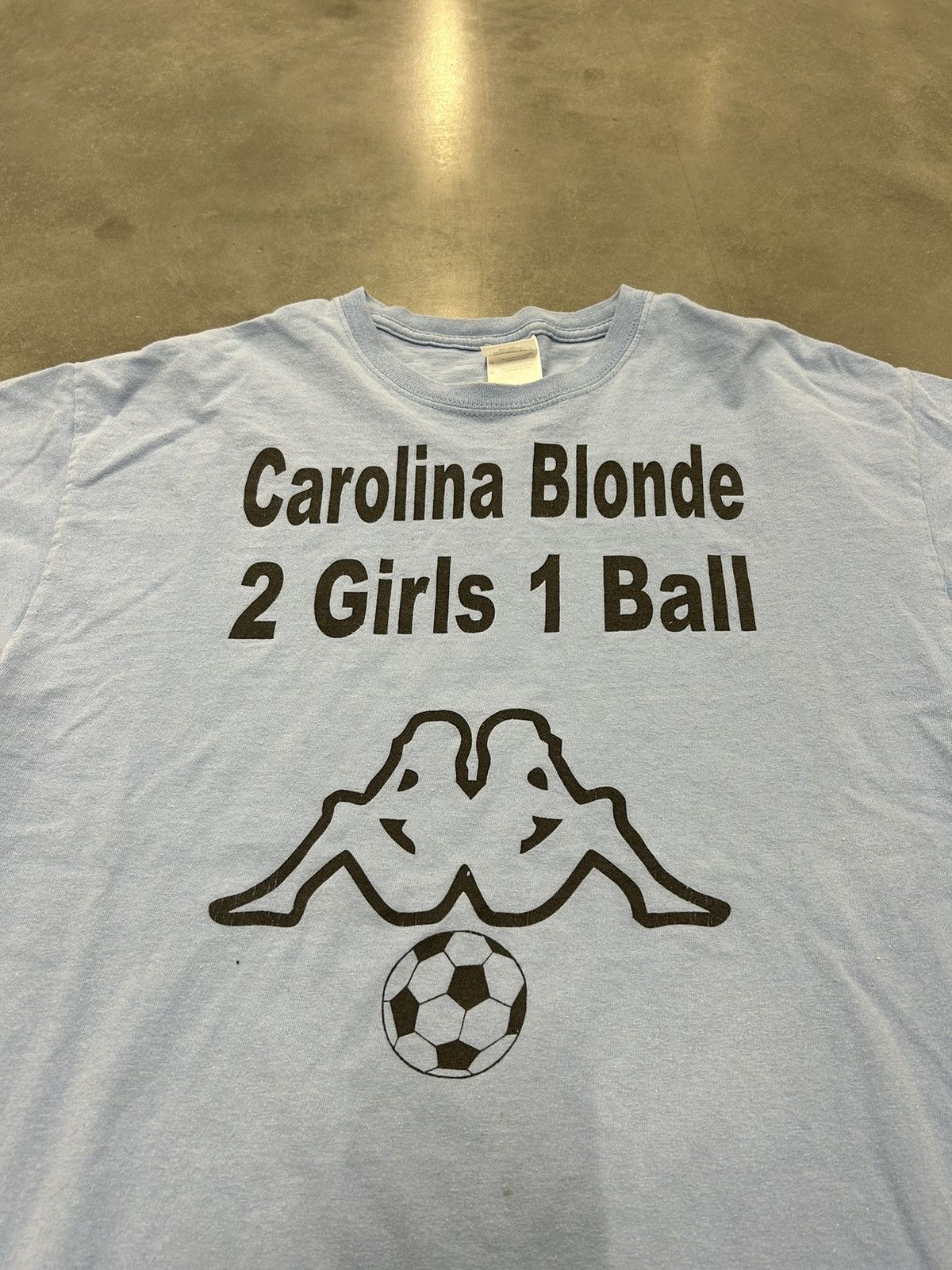 Gildan Carolina Blonde 2 Girls 1 Ball tee Size US L / EU 52-54 / 3 - 2 Thumbnail