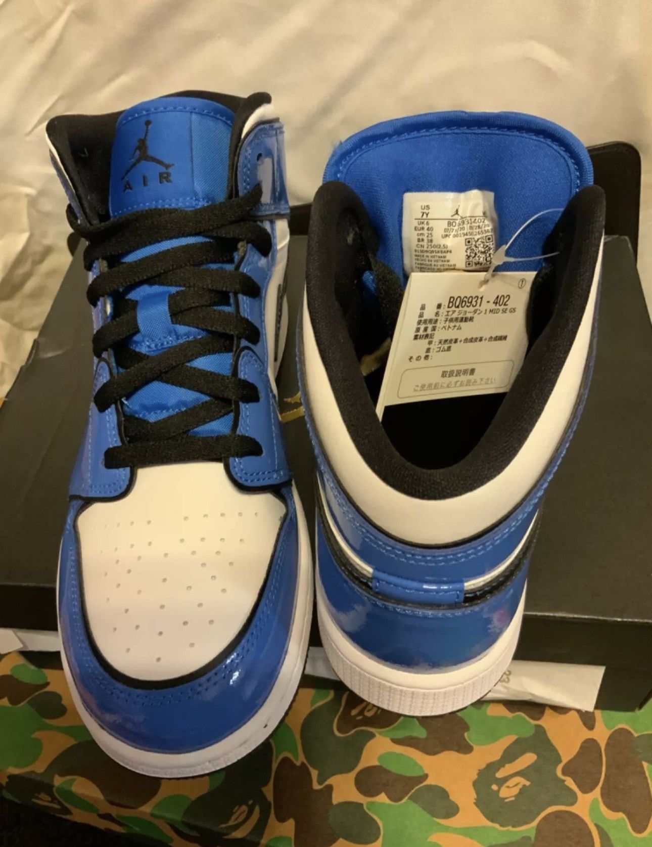 Jordan Brand × Nike Jordan 1 SE Mid Signal Blue Size 7Y Size US 7 / EU 40 - 4 Thumbnail
