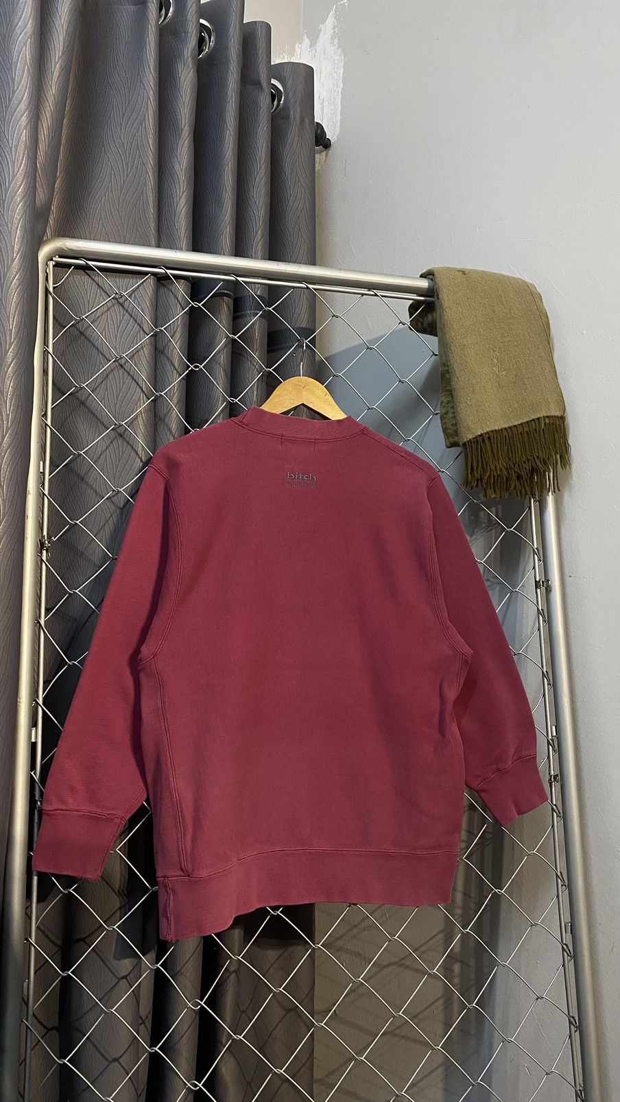 Japanese Brand VINTAGE 90's BITCH SKATE SWEATSHIRT MEDIUM Size US M / EU 48-50 / 2 - 2 Thumbnail