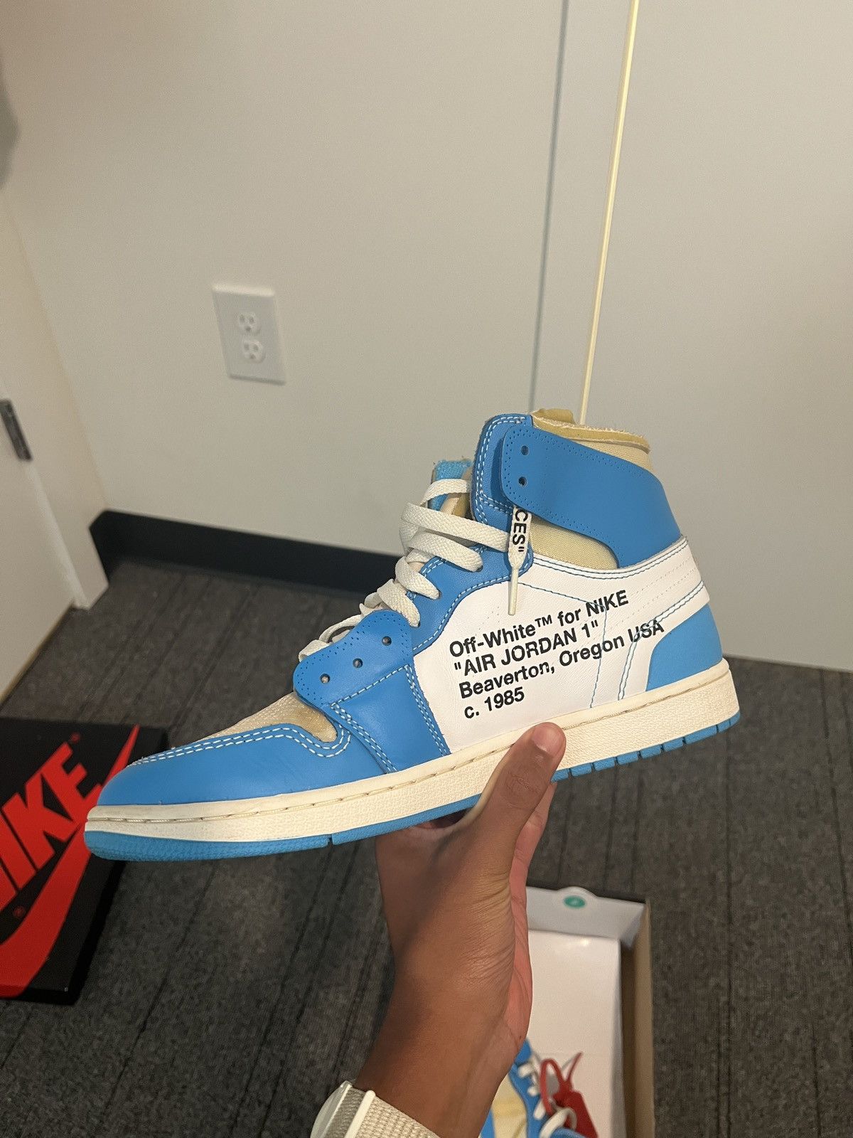 Jordan Brand × Nike × Off-White Air Jordan 1 x Off-White NRG UNC University Blue Size US 11.5 / EU 44-45 - 6 Thumbnail