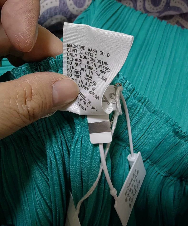 Issey Miyake Issey Miyake size:3 Green pleated skirt Size 42" / US 20 - 1 Thumbnail