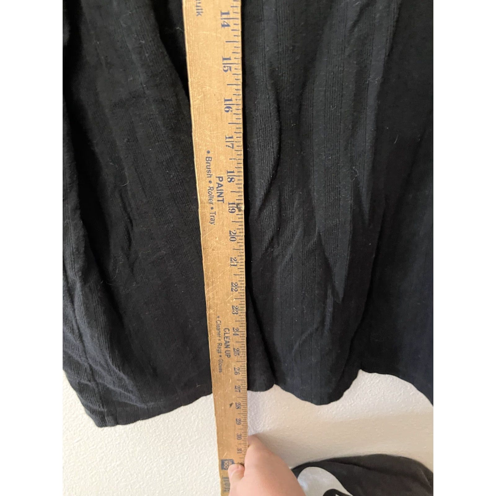 Perry Ellis Perry Ellis Shirt Mens XL Black V Neck Short Sleeve Shirt V-Neck Black Perry Ellis XL Men Short Sleeve Knit Polyester T-Shirt Size US XL / EU 56 / 4 - 4 Thumbnail