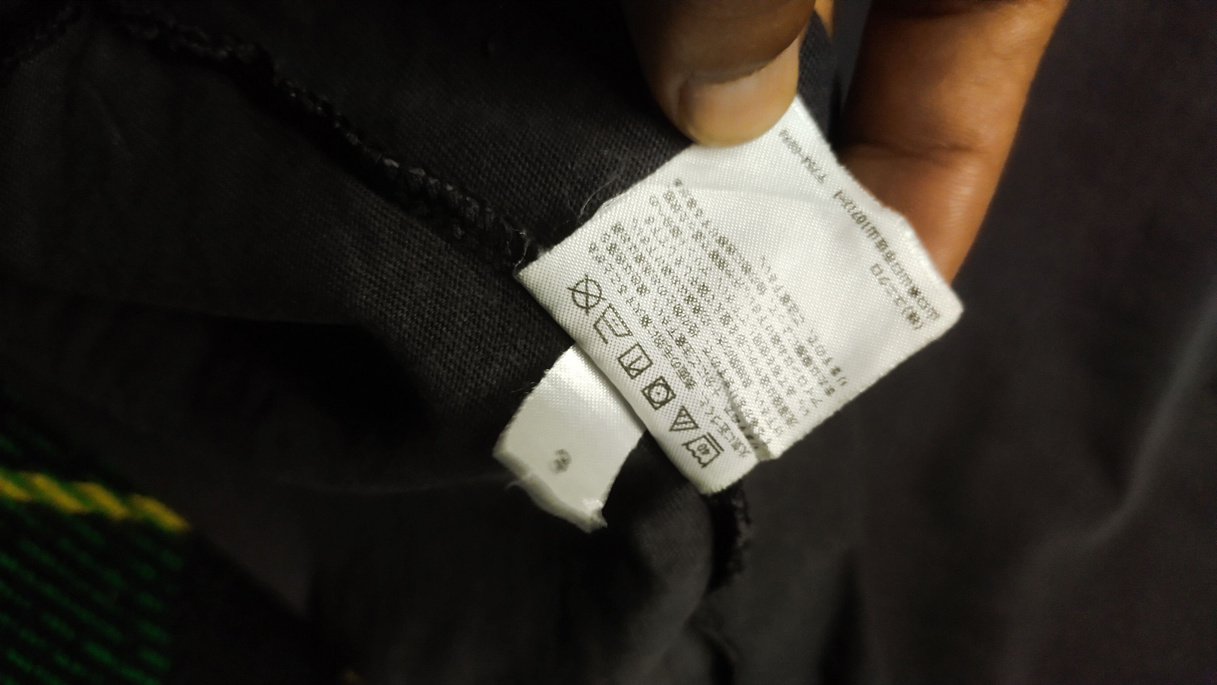 Uniqlo Art x Uniqlo Size US XL / EU 56 / 4 - 6 Thumbnail