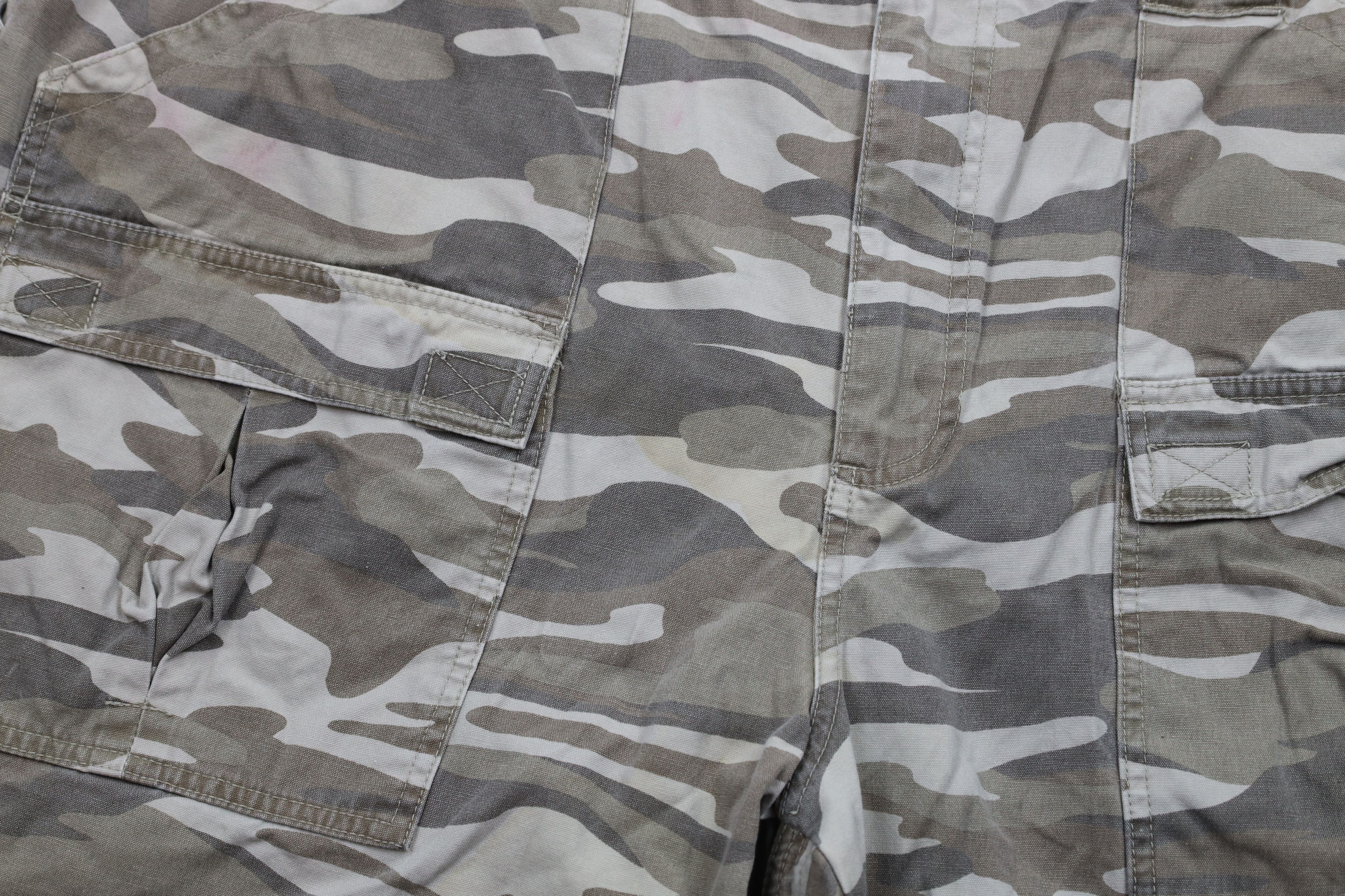 Cabelas × Vintage Vintage Cabelas Heavyweight Camouflage Cargo Shorts Cotton Size US 44 / EU 60 - 5 Thumbnail