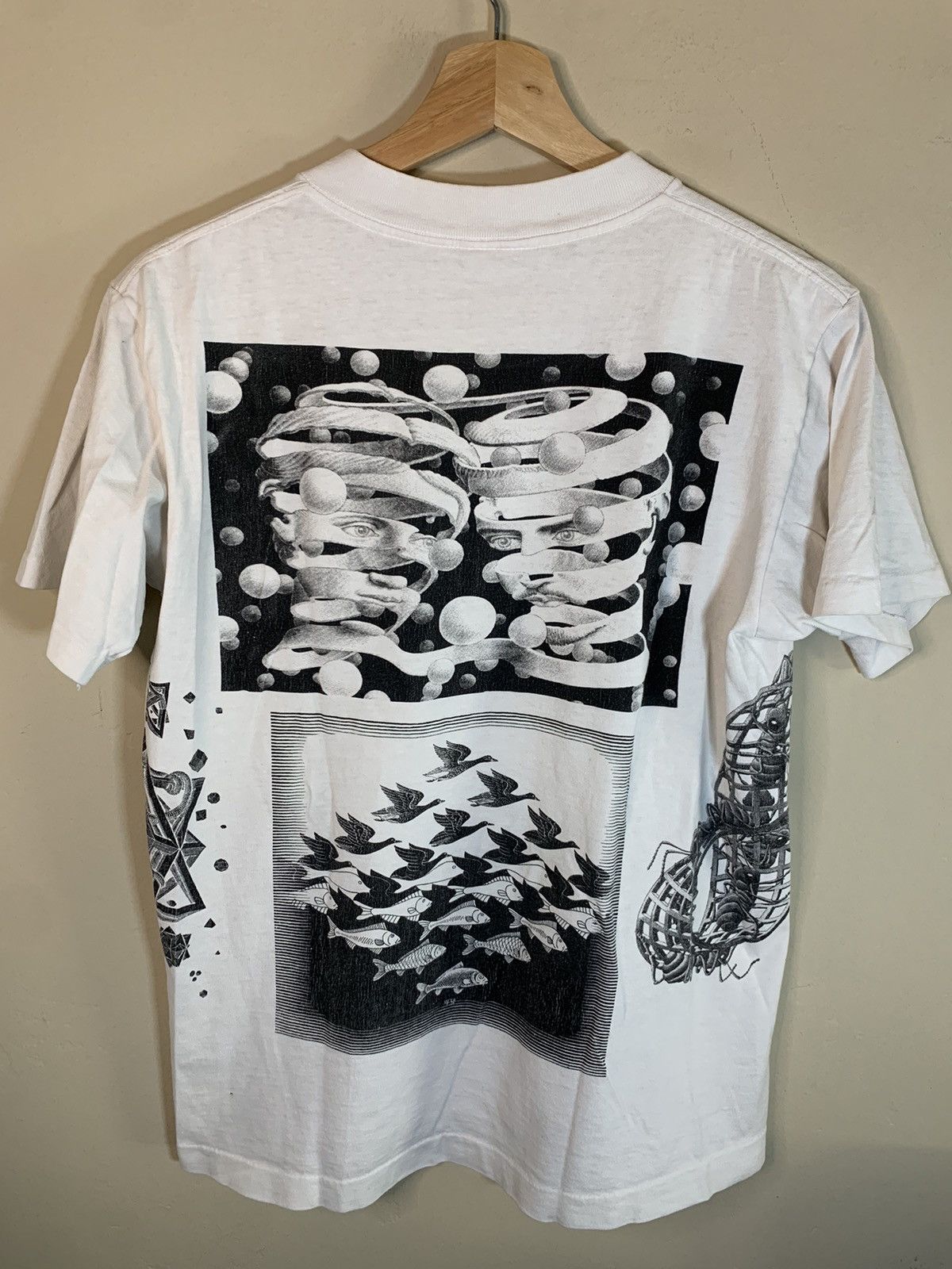 Vintage RARE* Vintage 1990 M.C. Escher Art AOP Single Stitch T-Shirt Size US M / EU 48-50 / 2 - 2 Thumbnail