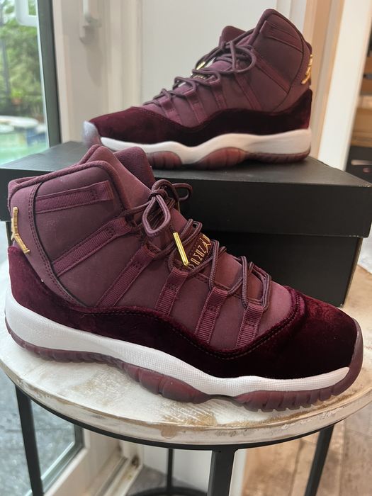 Air jordan 11 retro on sale maroon