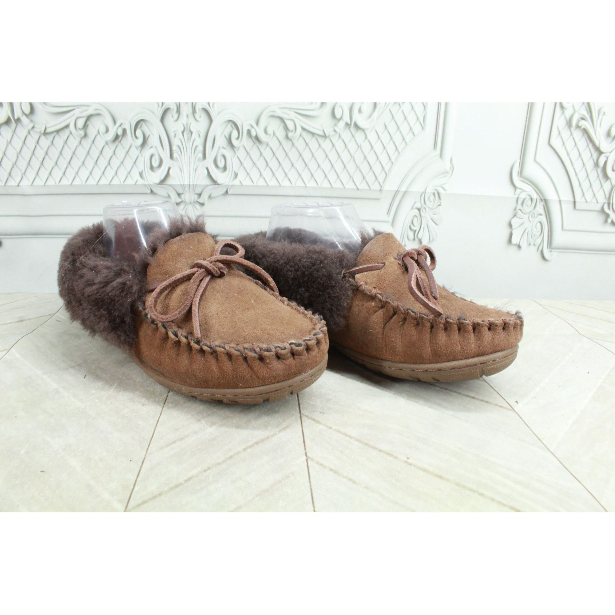 L.L. Bean LL Bean Women's Wicked Good Moccasins Shearling Size US 7 / IT 37 - 4 Thumbnail