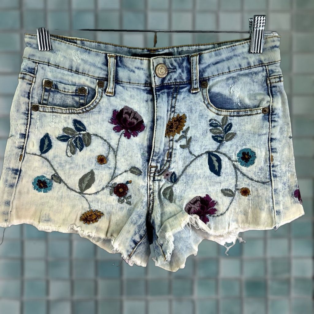 Vintage Aéropostale Floral Cut Off Short Midi Denim Shorts Women 6 29X2 Blue 90s Retro Size 28" / US 6 / IT 42 - 1 Thumbnail