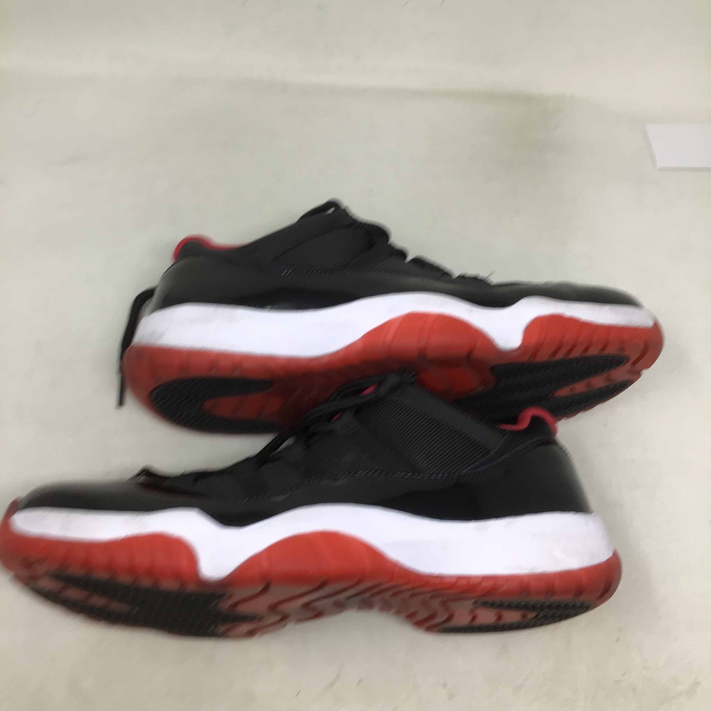 Air Jordan 11 Retro Low Bred 2015