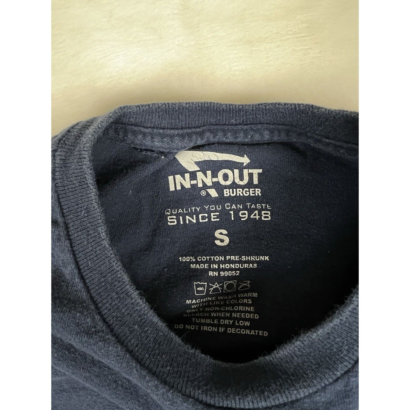 Vintage Vintage In N Out Burger T-Shirt Size Small Hot Rod Muscle Ca Size US S / EU 44-46 / 1 - 6 Thumbnail