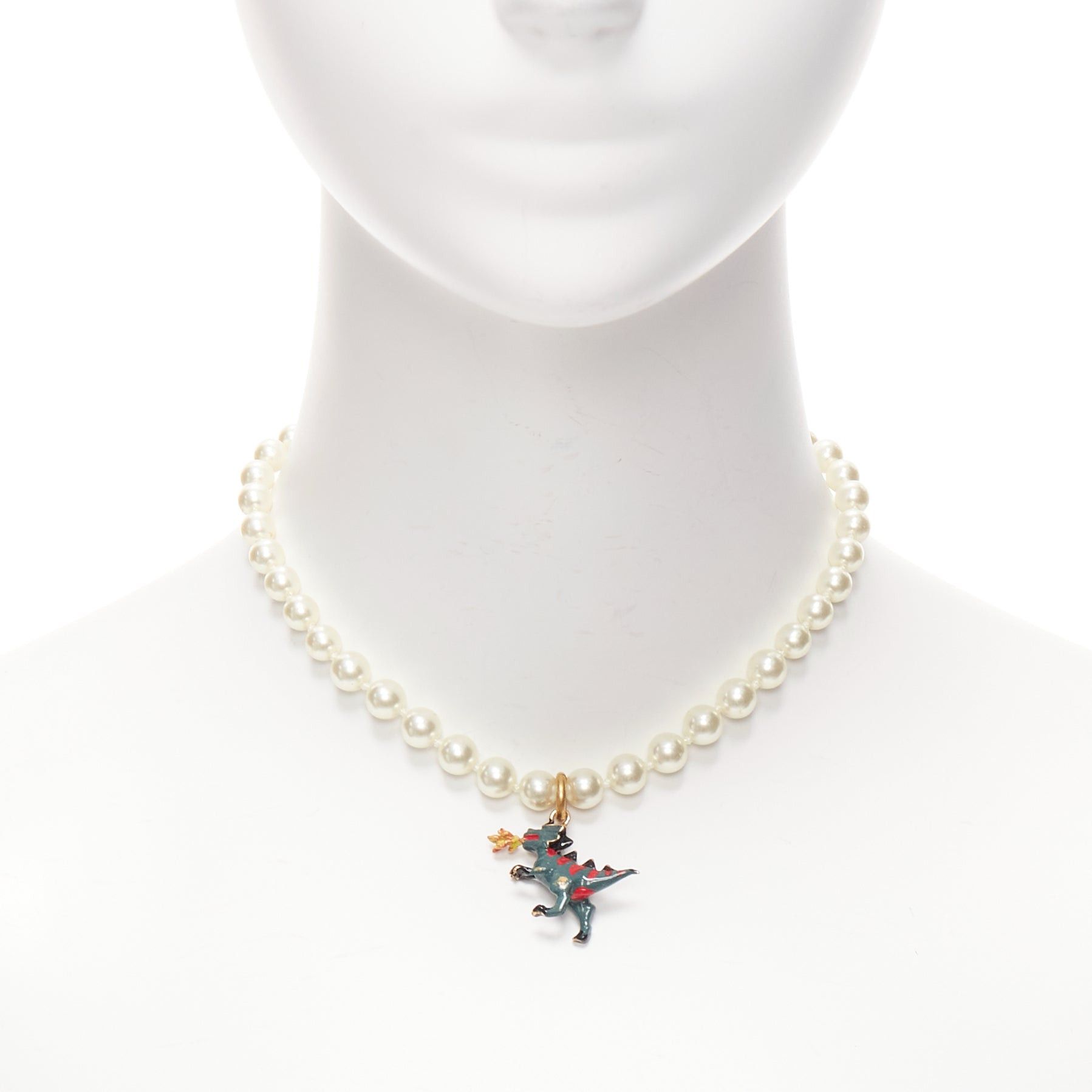 Dior rare DIOR CD logo green fire dinosaur dragon pendant pearl choker necklace Size ONE SIZE - 1 Thumbnail
