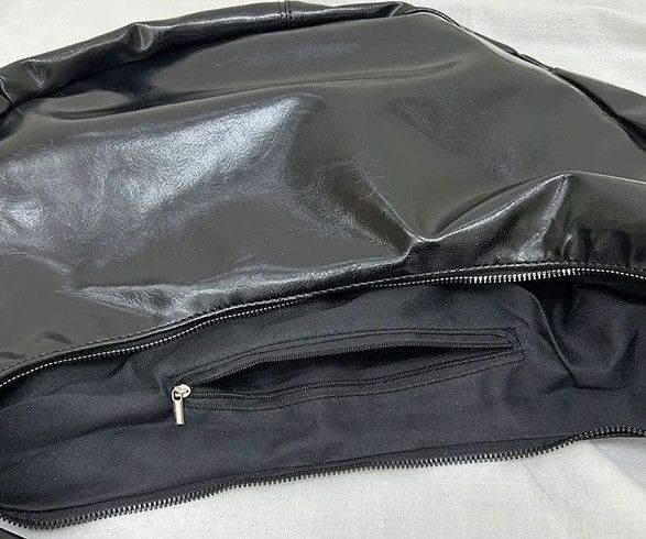 Japanese Brand Avant garde retro oversized shiny faux leather hobo bag Size ONE SIZE - 8 Thumbnail