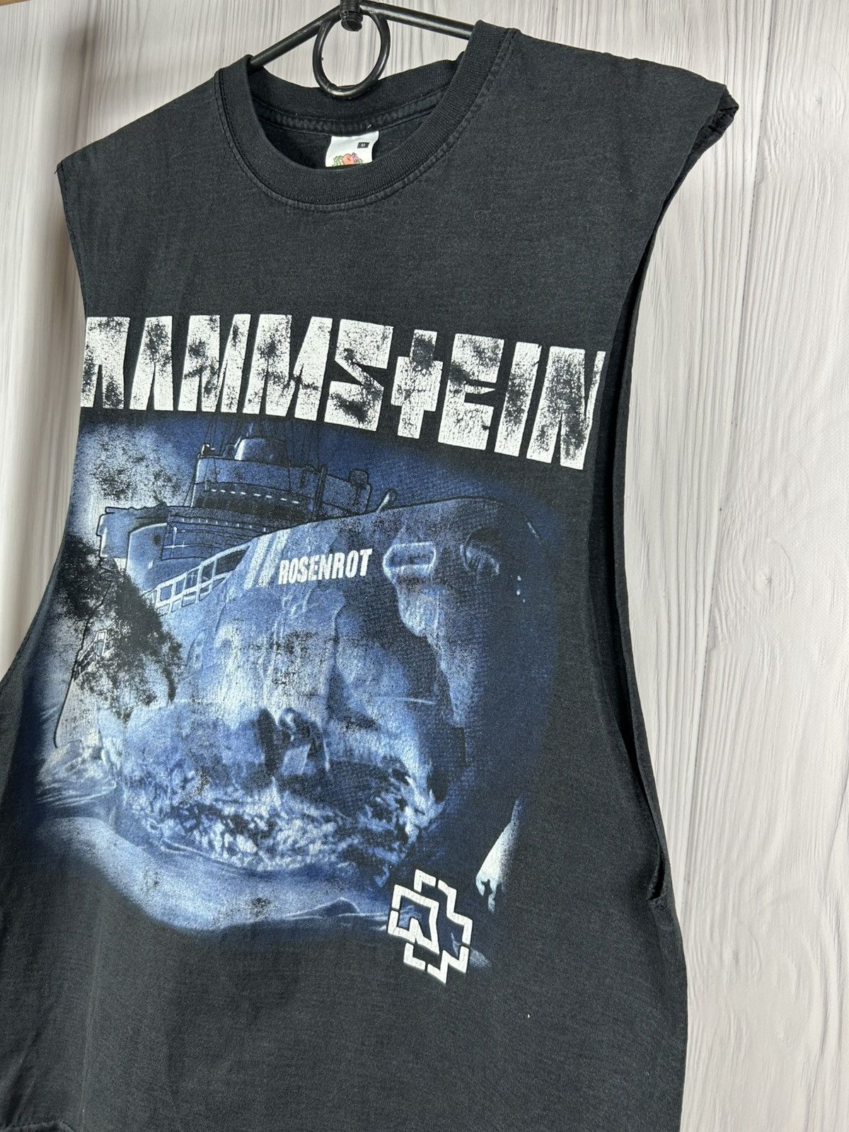 Band Tees Vintage Rammstein Rosenrot Album T-Shirt Tank Top Size M Size US M / EU 48-50 / 2 - 3 Thumbnail