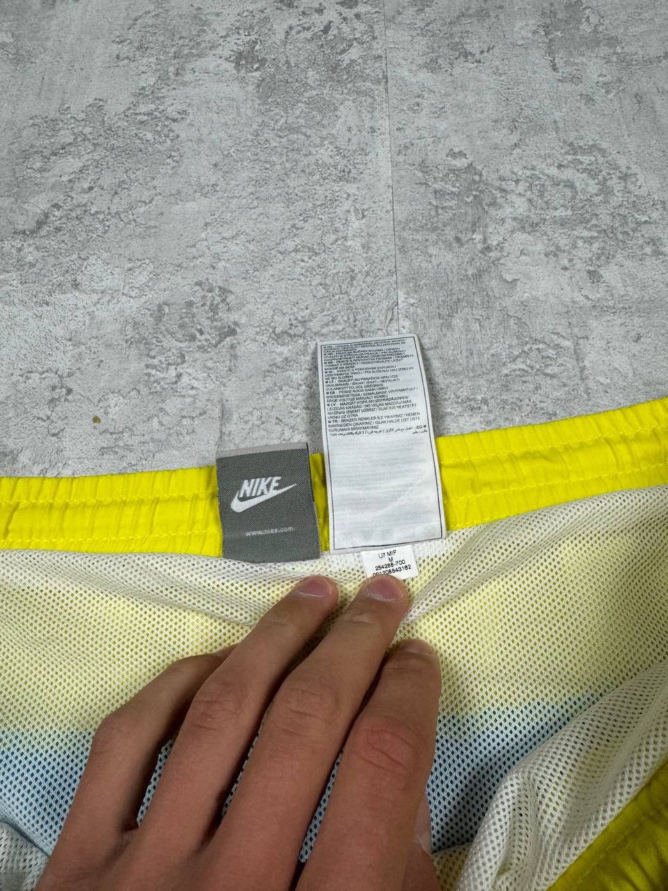 Nike Vintage Nike Blue/Yellow Shorts Size M Size US 33 - 12 Thumbnail