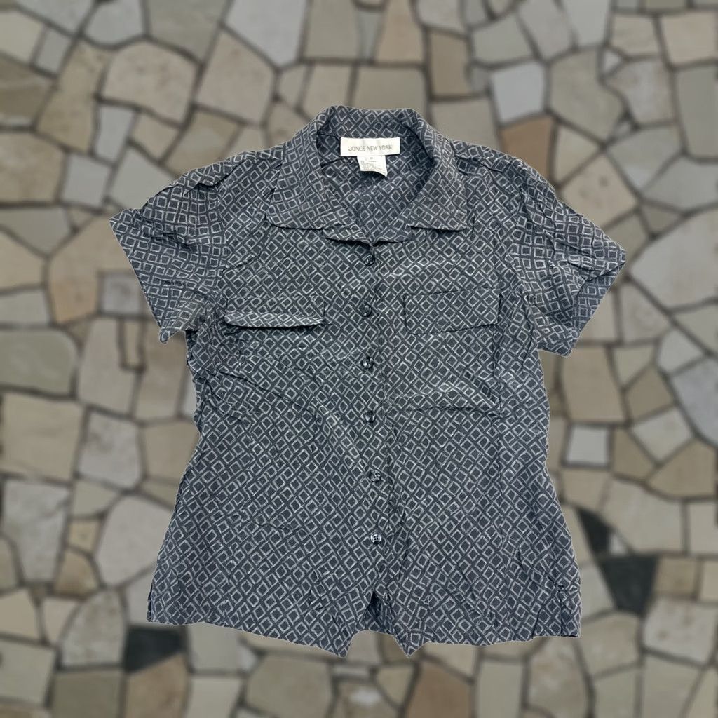 Jones New York VINTAGE Jones New York Blouse Silk Black Grey Size 8 Womens Collared 100% Silk Basic Jacket? Size M / US 6-8 / IT 42-44 - 1 Thumbnail